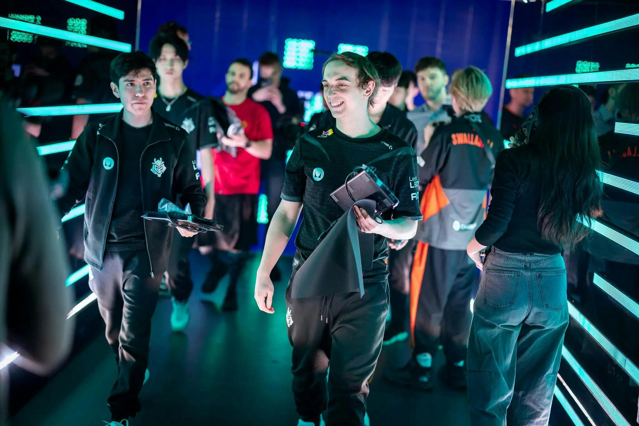 G2 Caps, walking onto the LEC stage with his team. Credit: Michal Konkol/Riot Games
