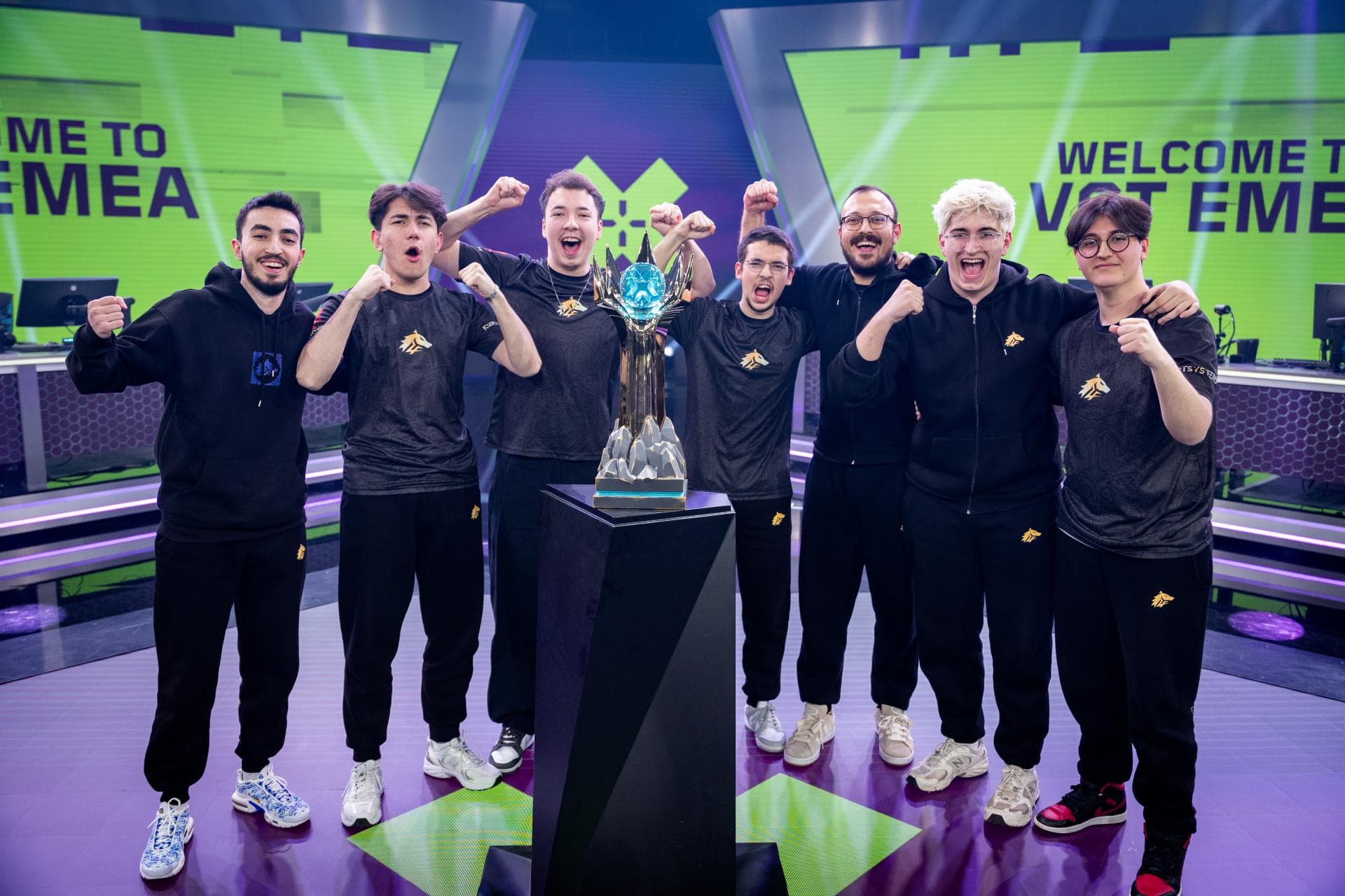 Article background image