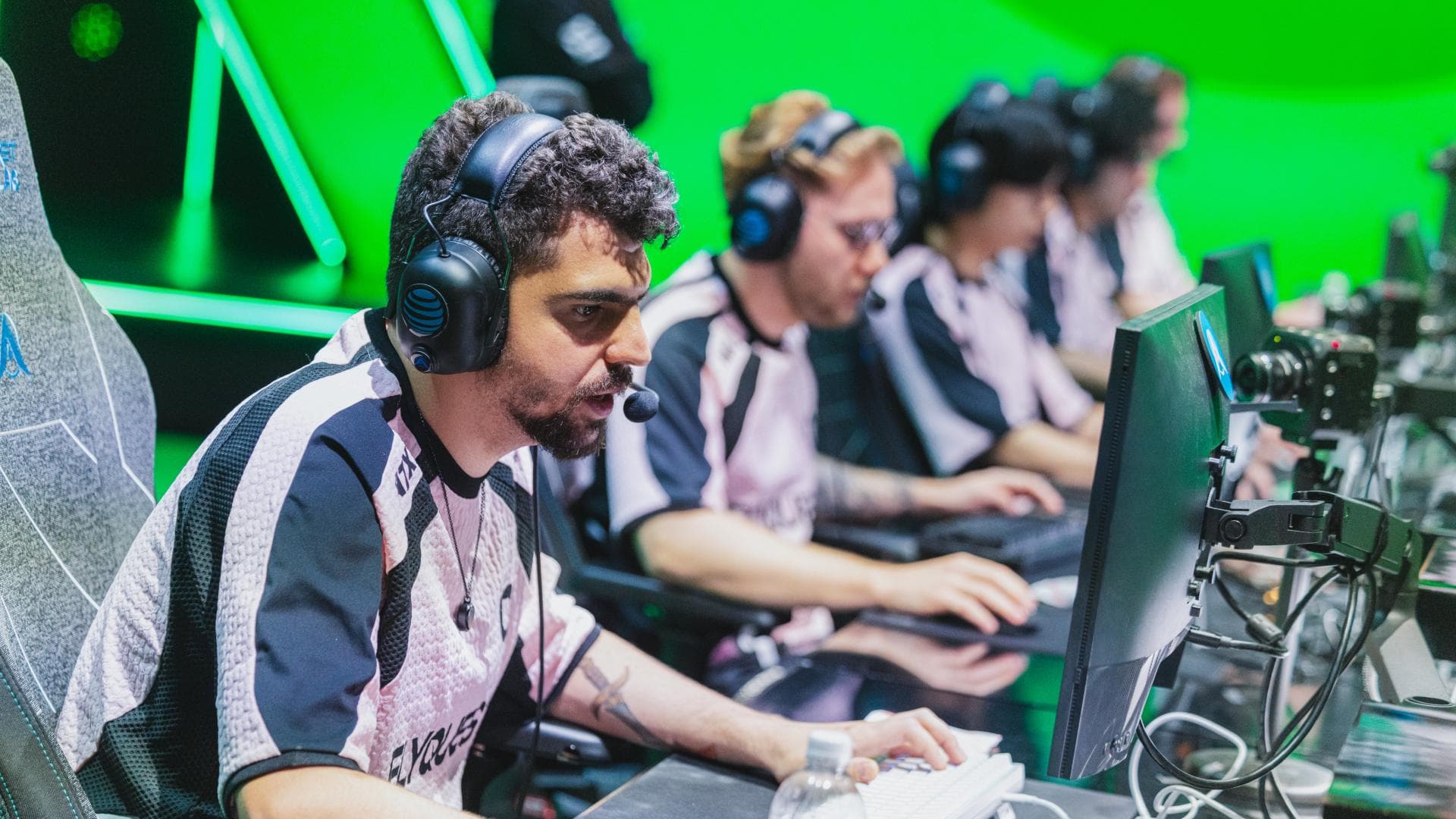 Article background image