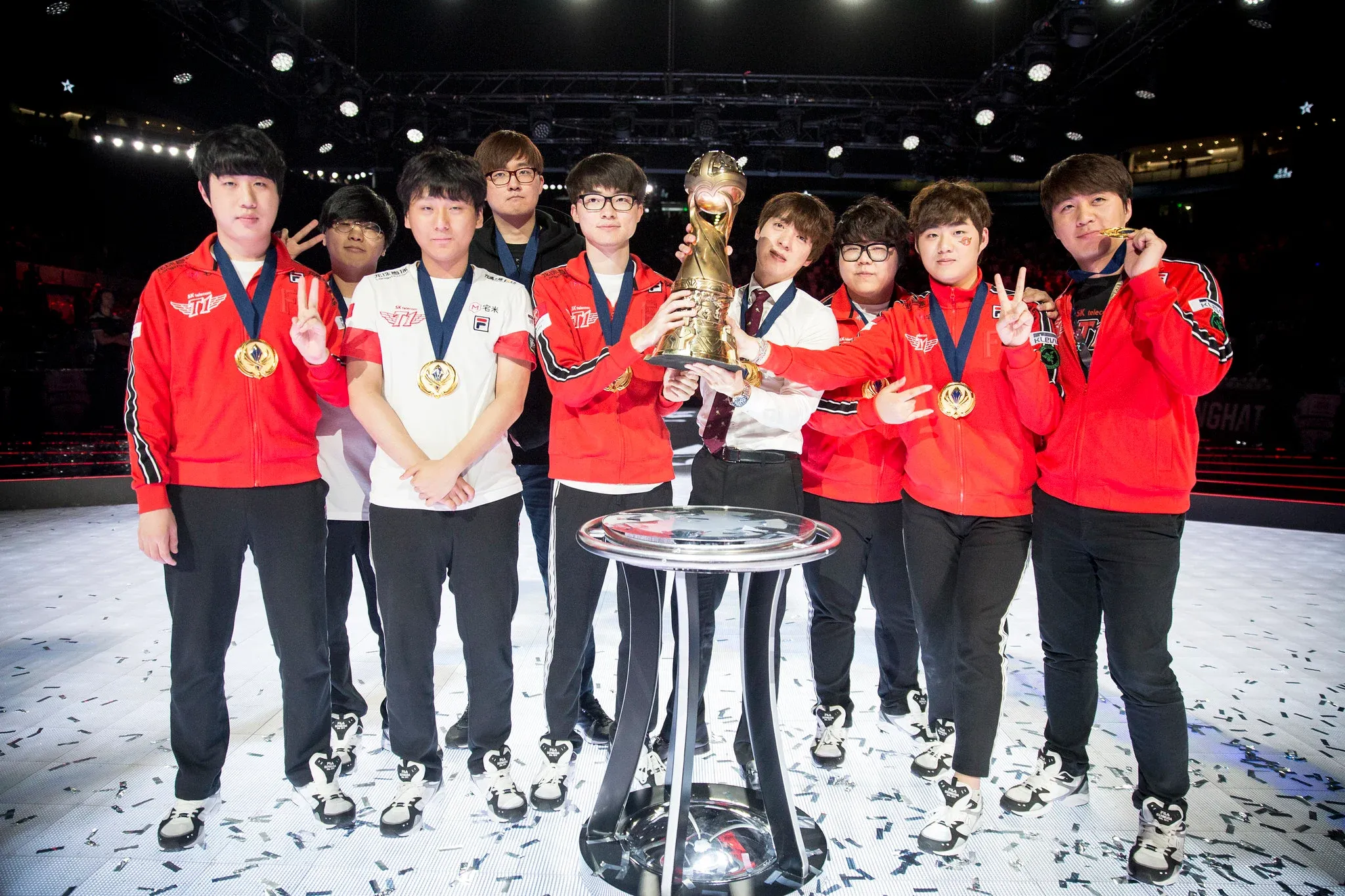 SK Telecom T1 with MSI 2016 trophy. Credit: Riot Games