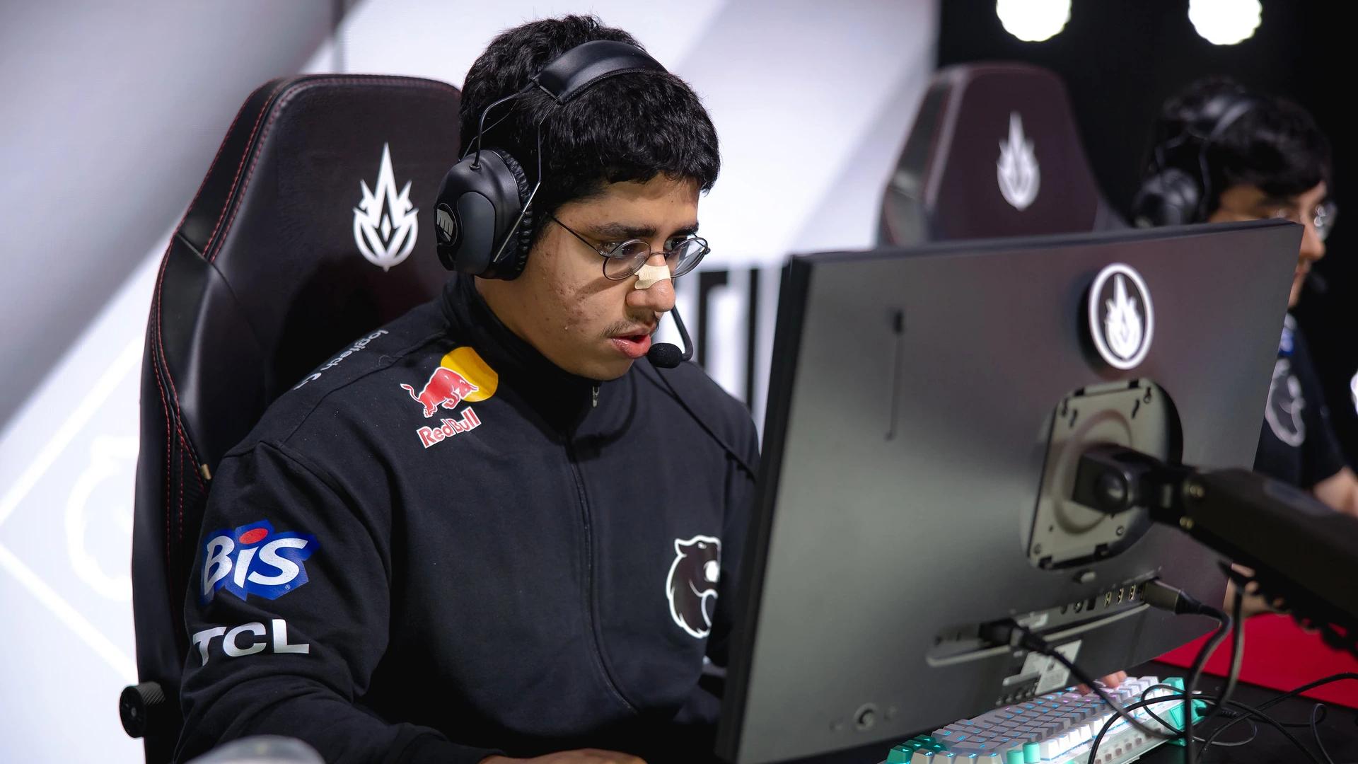 Tatu sits. Image Credit: Photo by Bruno Alvares / CBLOL / Riot Games