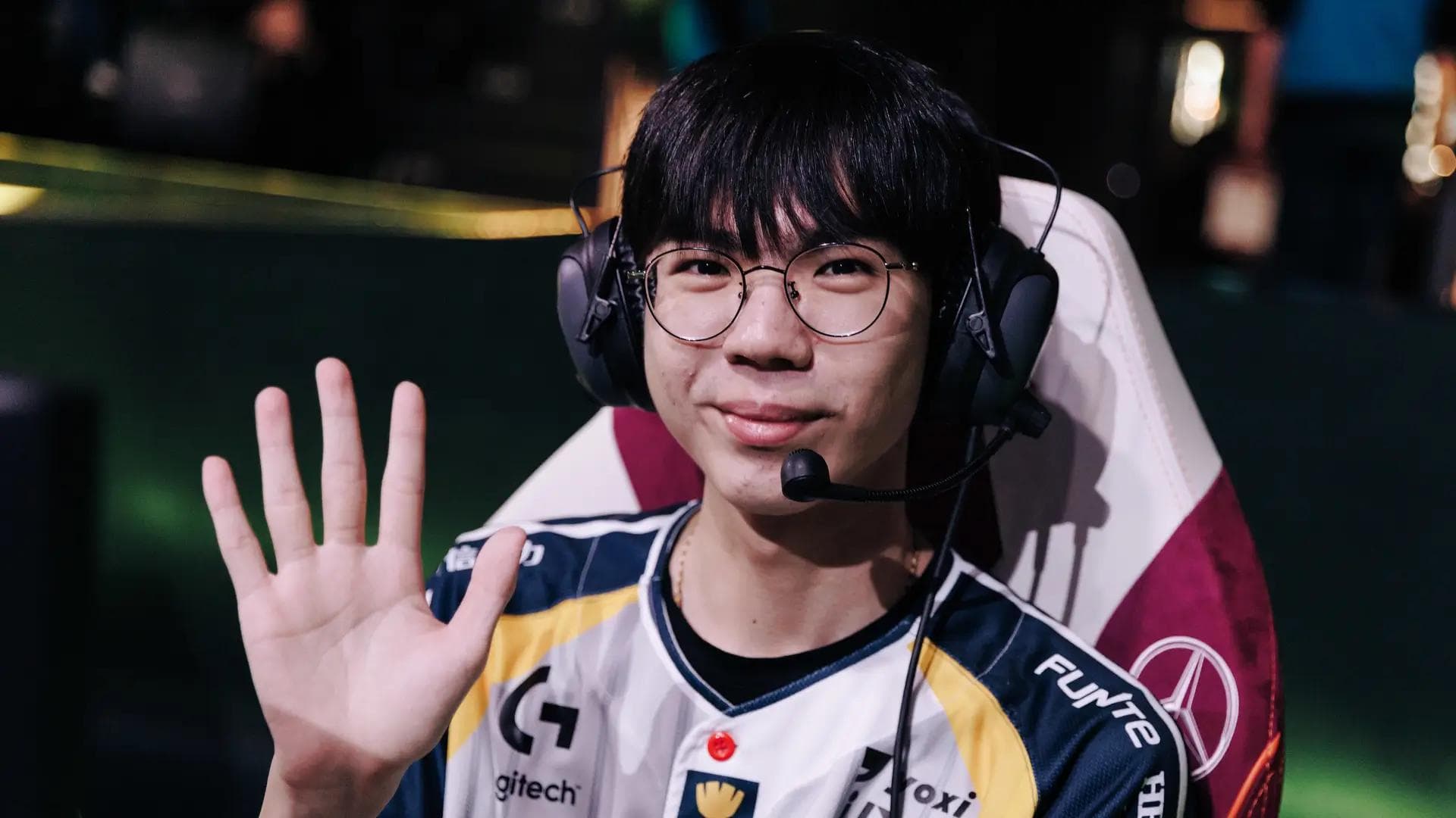 Article background image