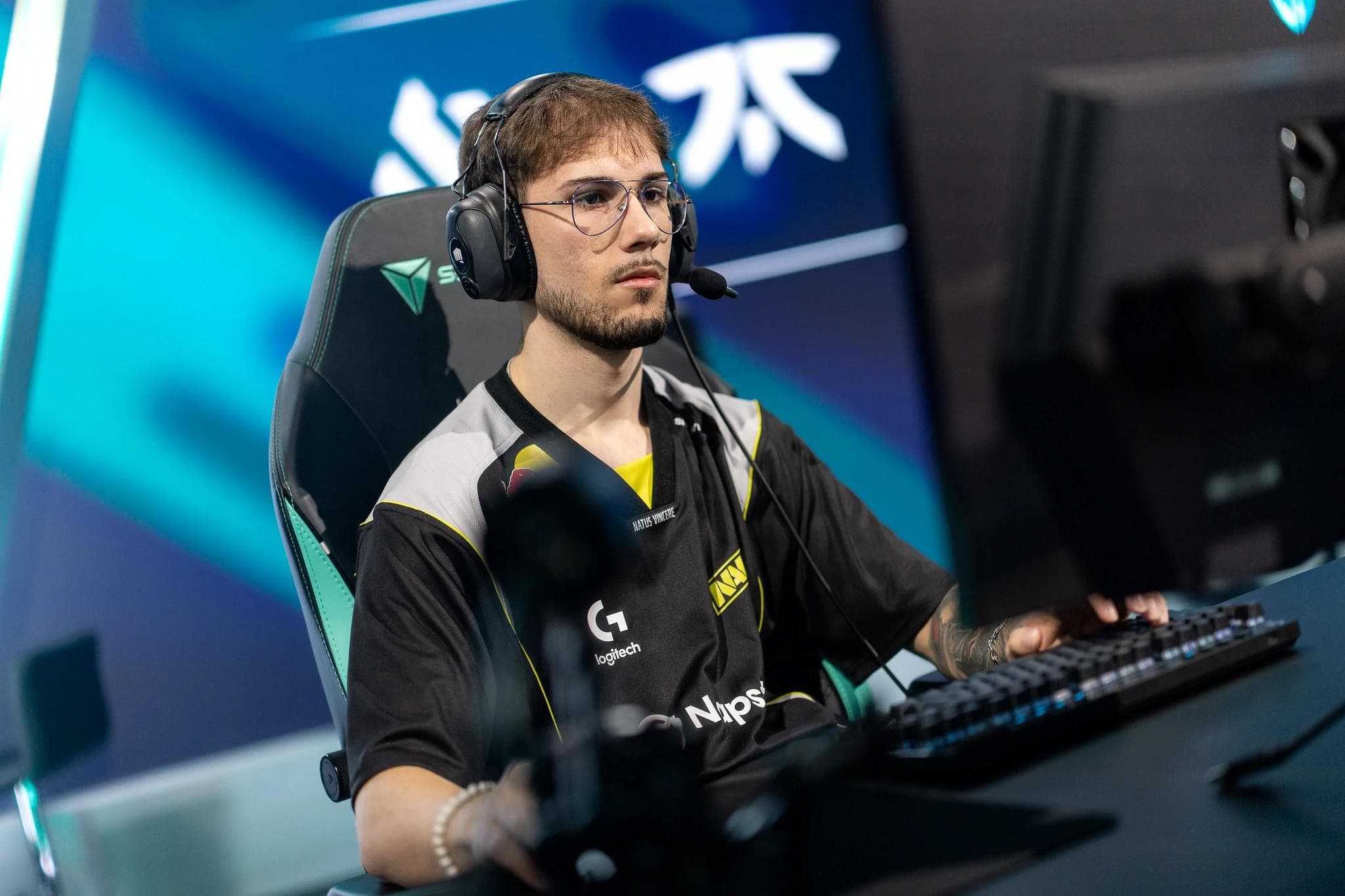 Article background image