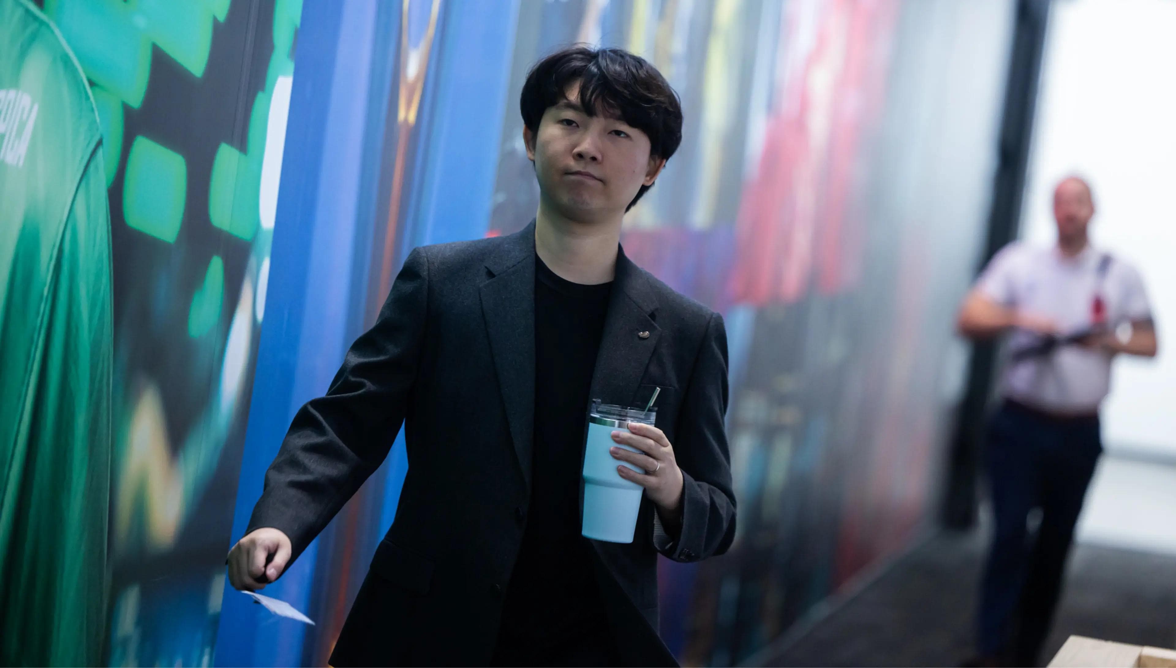 Article background image