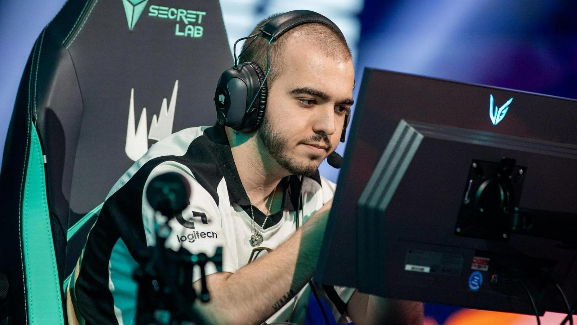 Article background image