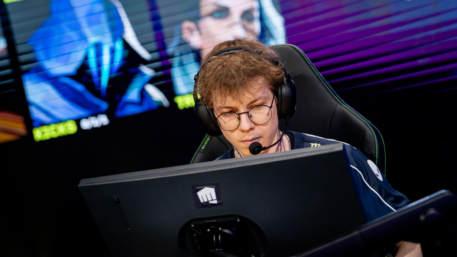 Kicks during the game against KC. Credit: Alexandre Weber/Riot Games