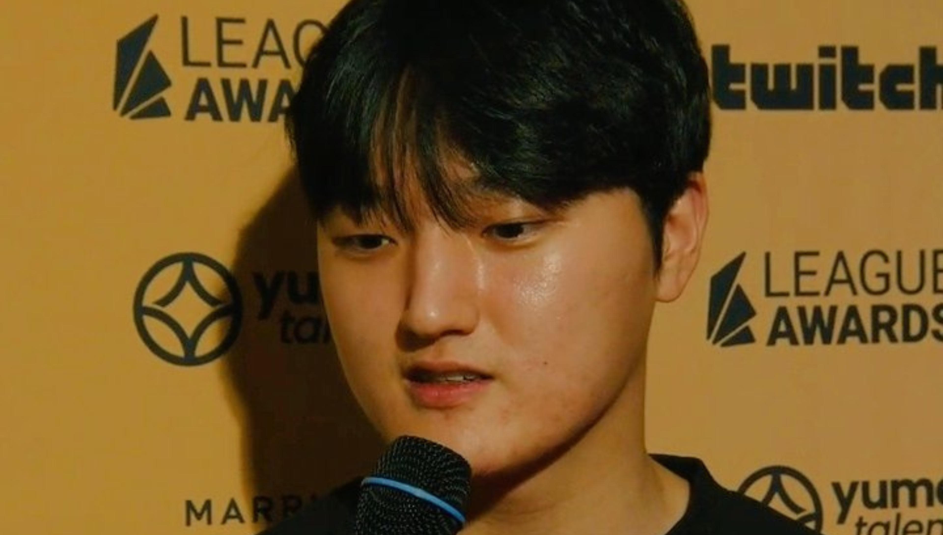 Article background image