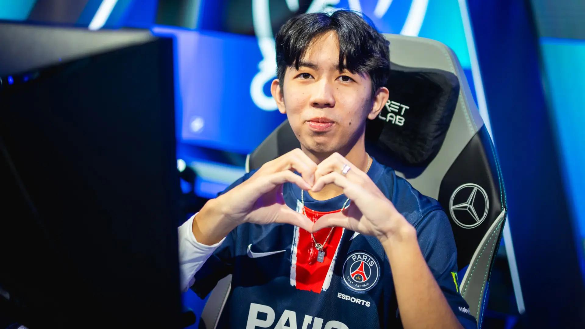 Huang "Azhi" Shang-Jhih, toplaner of PSG Talon, competing at Worlds 2024 for the PCS ans Asia Pacific region.