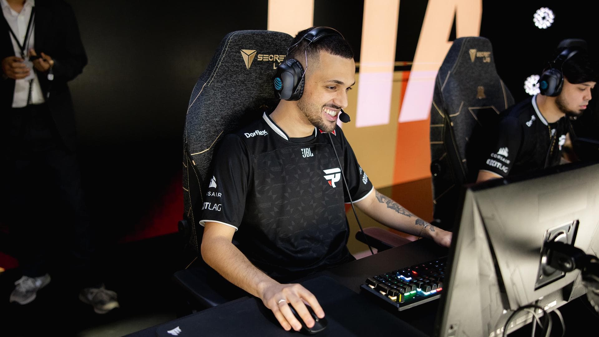 Article background image