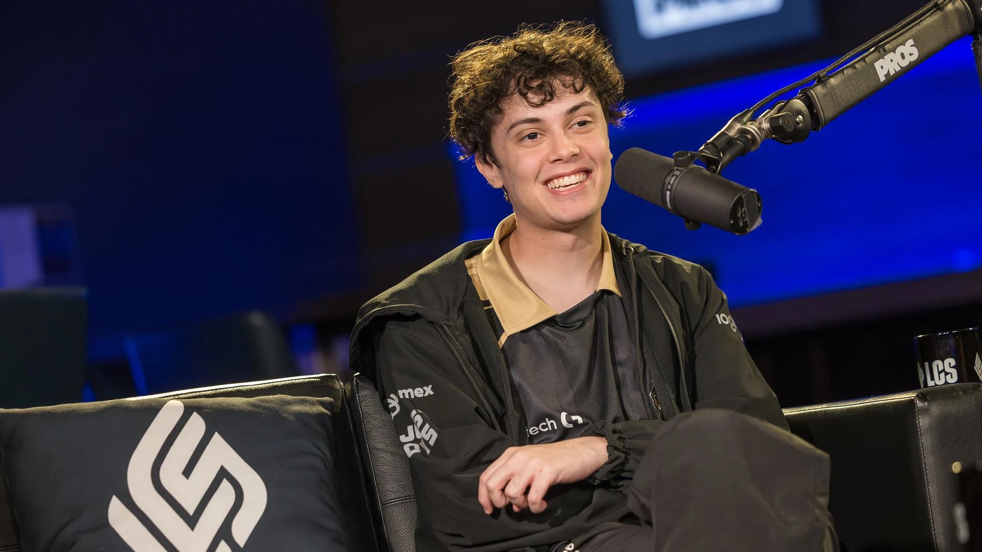 A smiling Isles appears in the Pros podcast. | Photo Credit: Riot Games