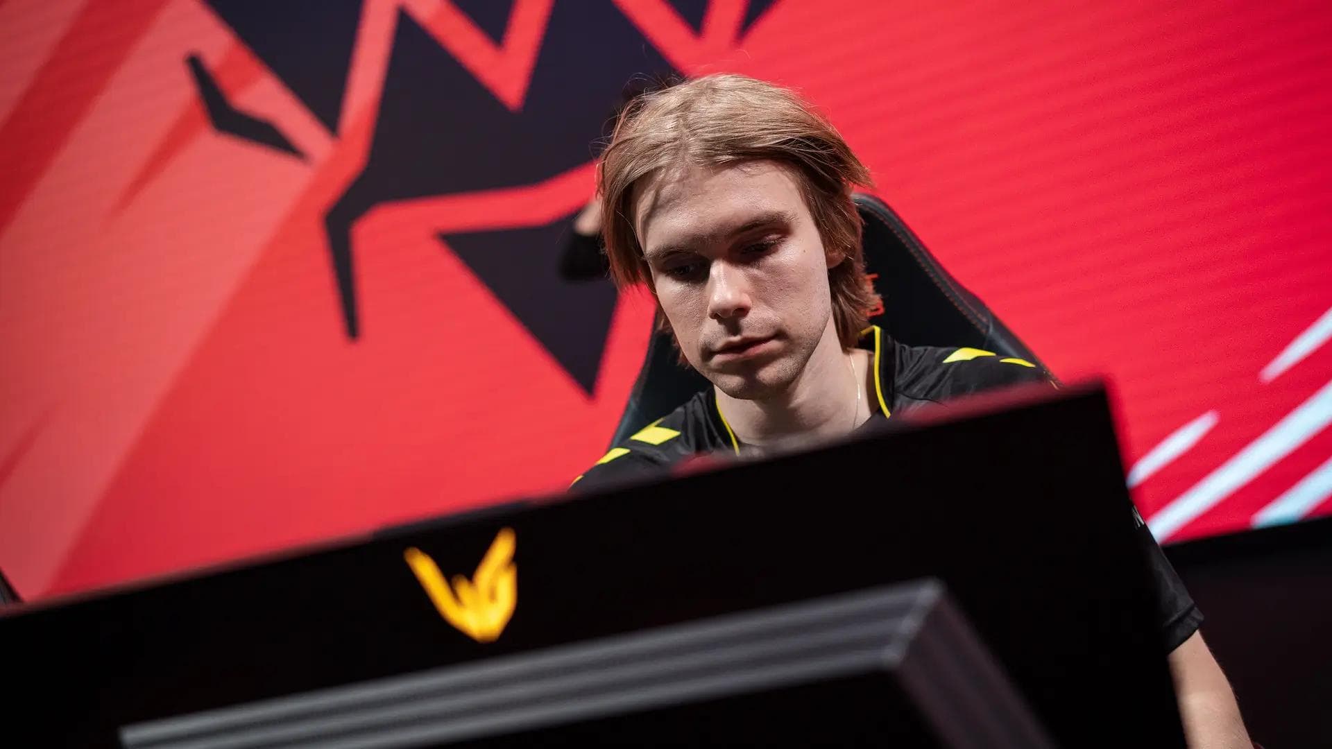 Article background image