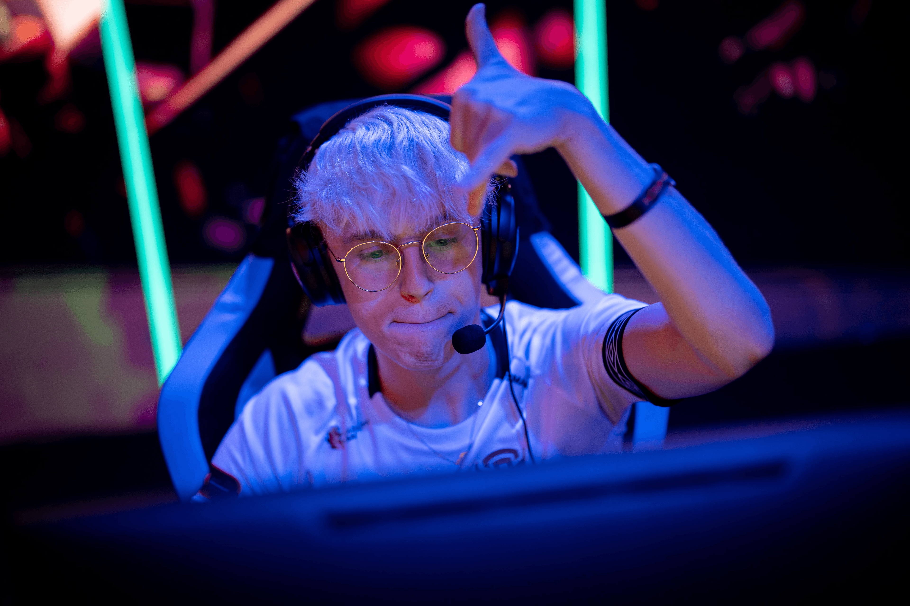 Article background image