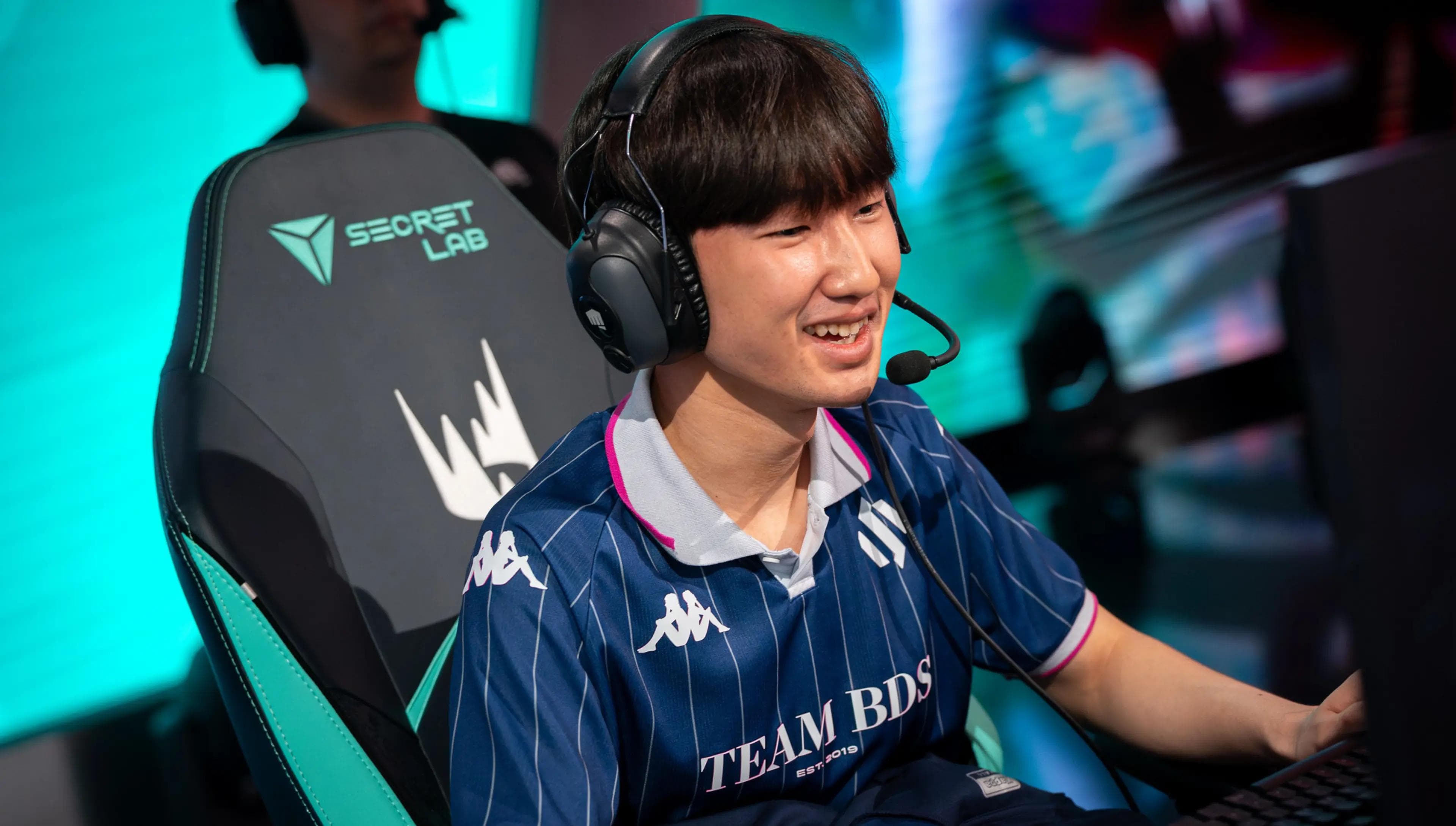 Article background image