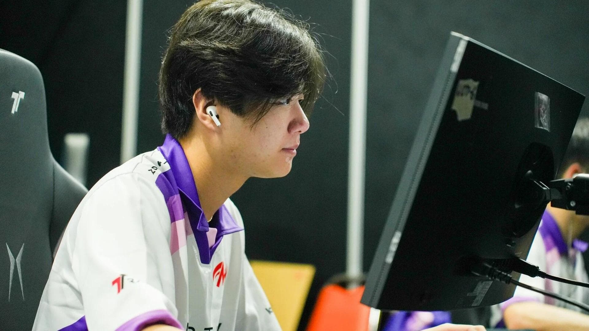 Article background image