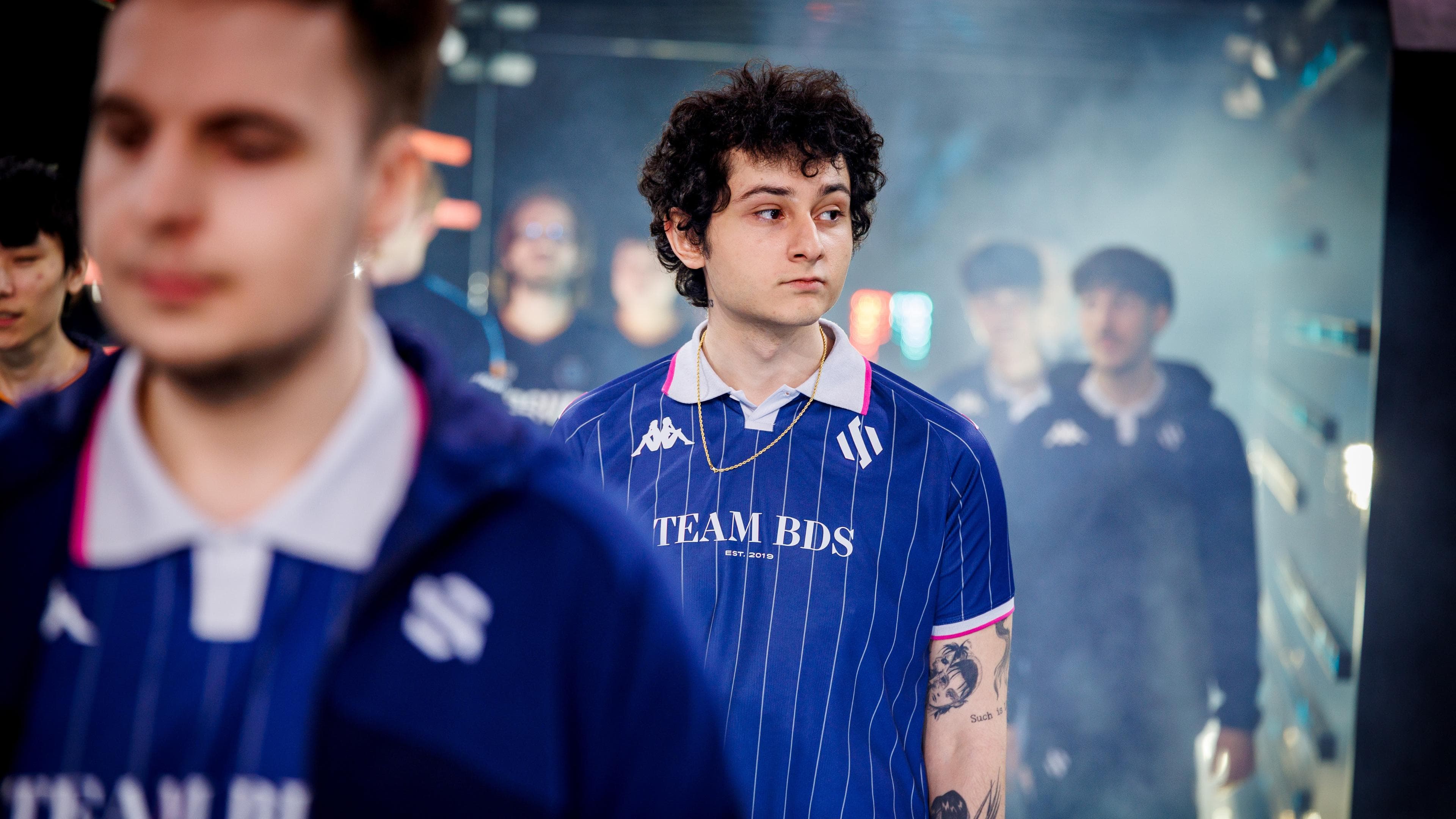 Article background image