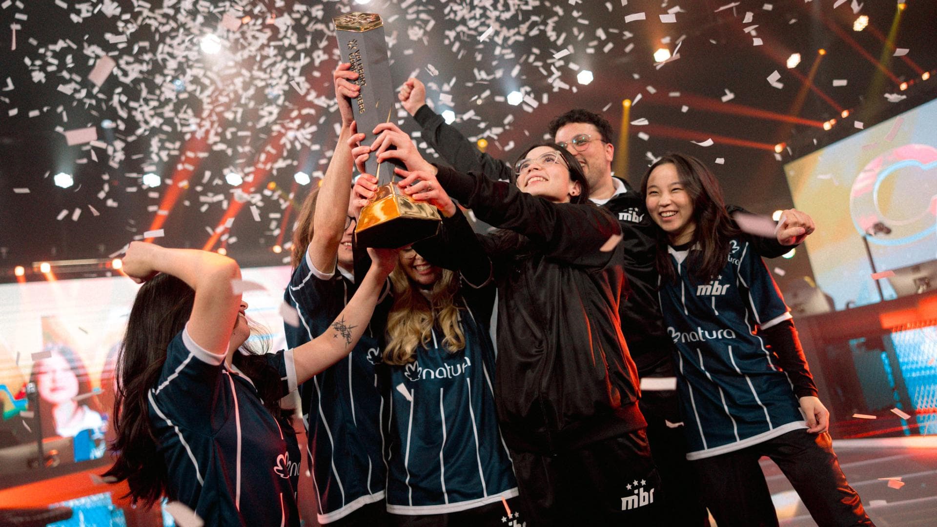 Article background image