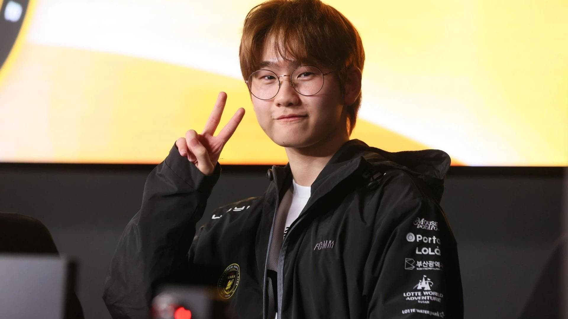 Article background image