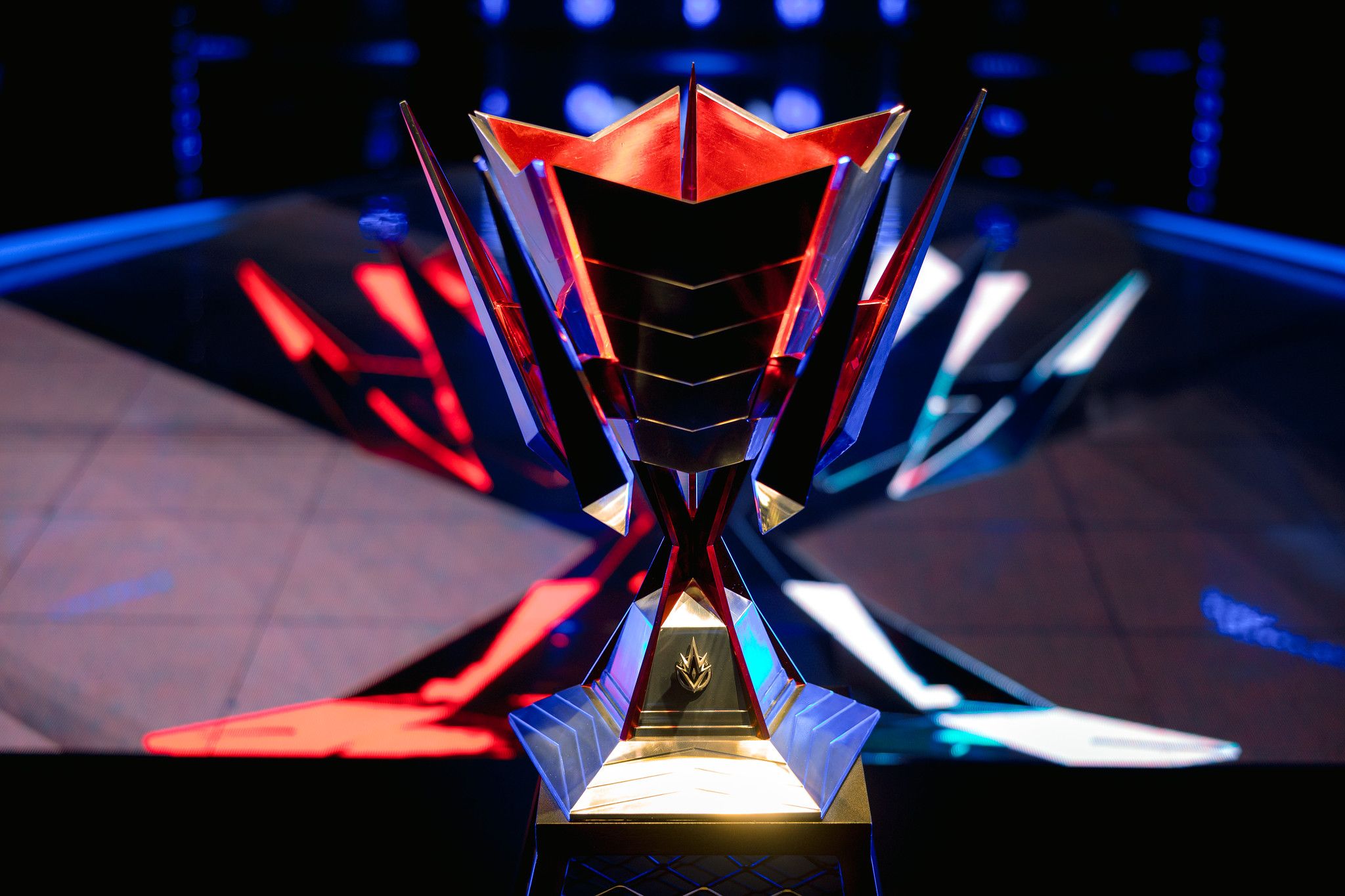 CBLOL Trophy. Credit: Bruno Alvares/CBLOL