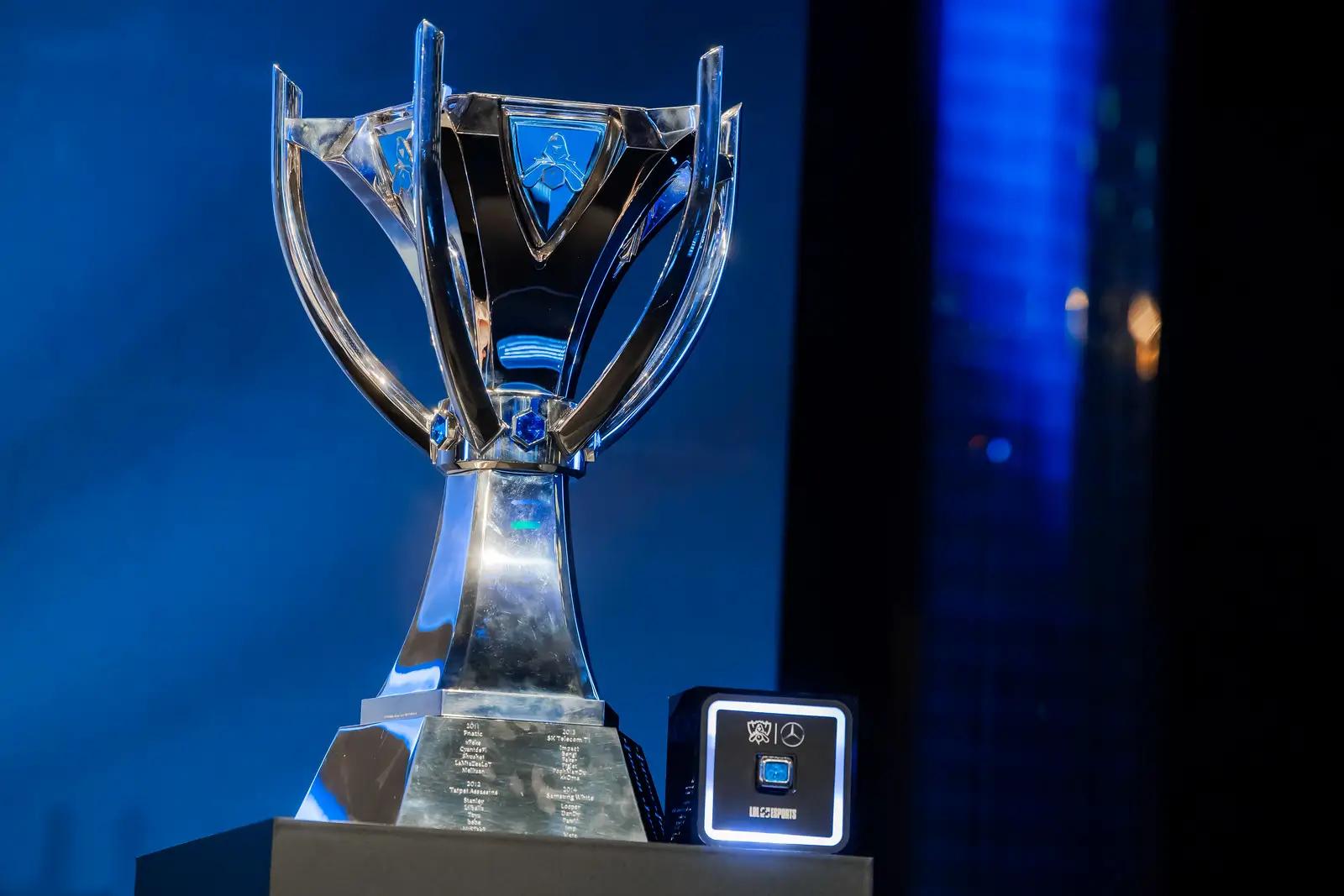 Worlds 2023 trophy and ring