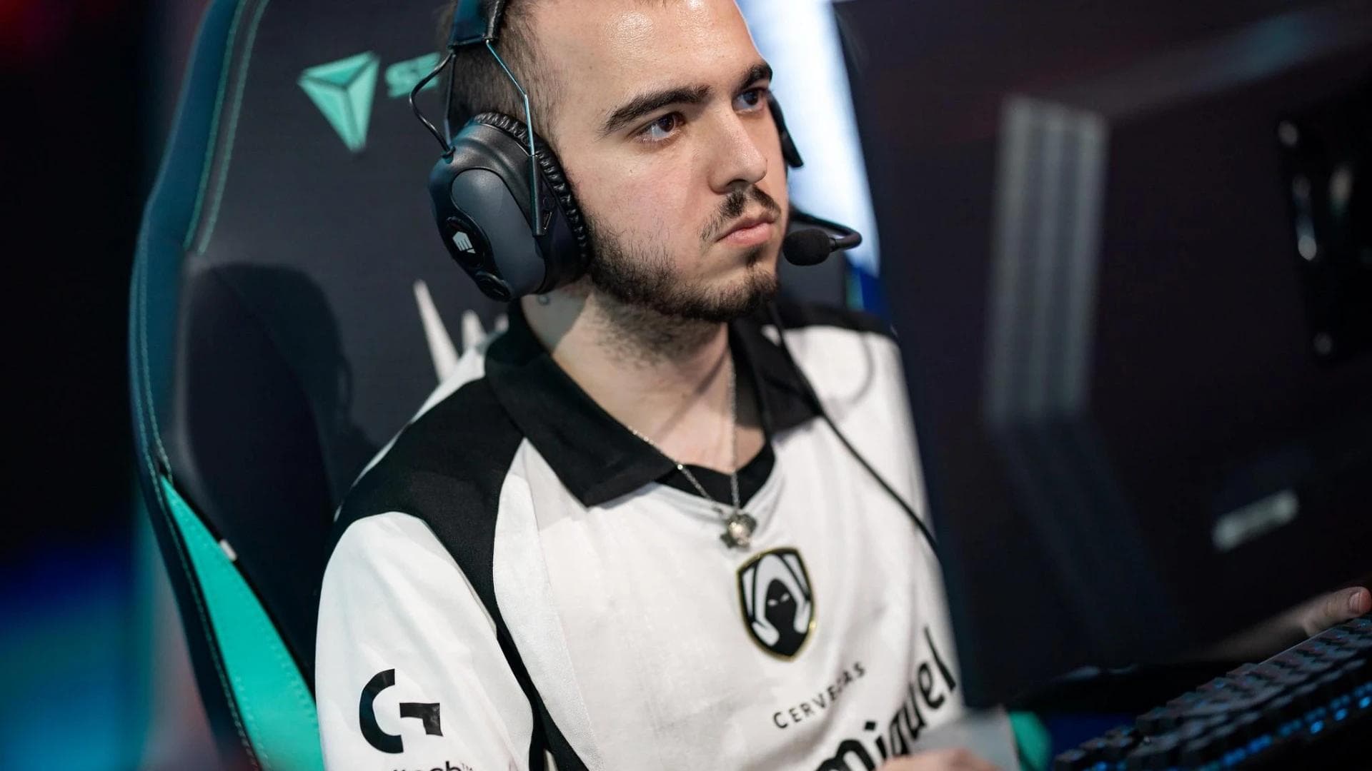 Article background image