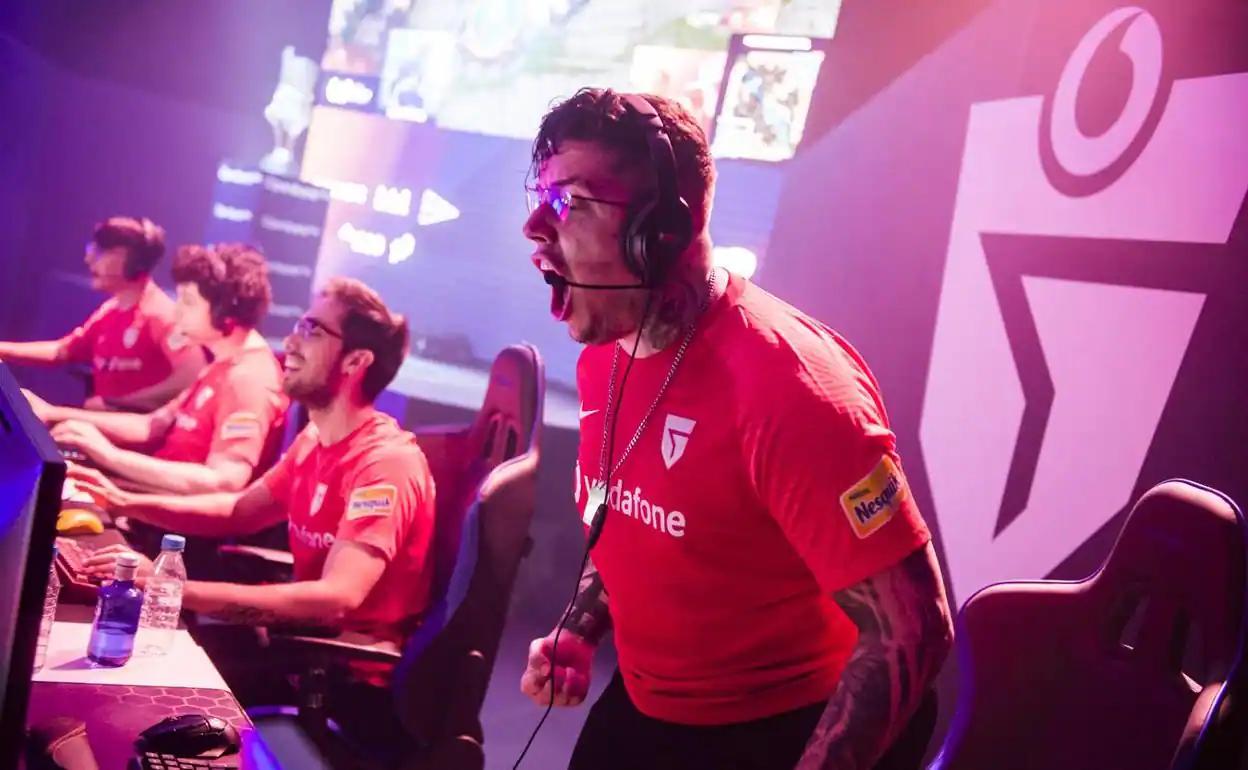 Amadeu "Attila" Dias de Carvalho, previously bot laner for GIANTS in the LVP Superliga, now joining ZETA.