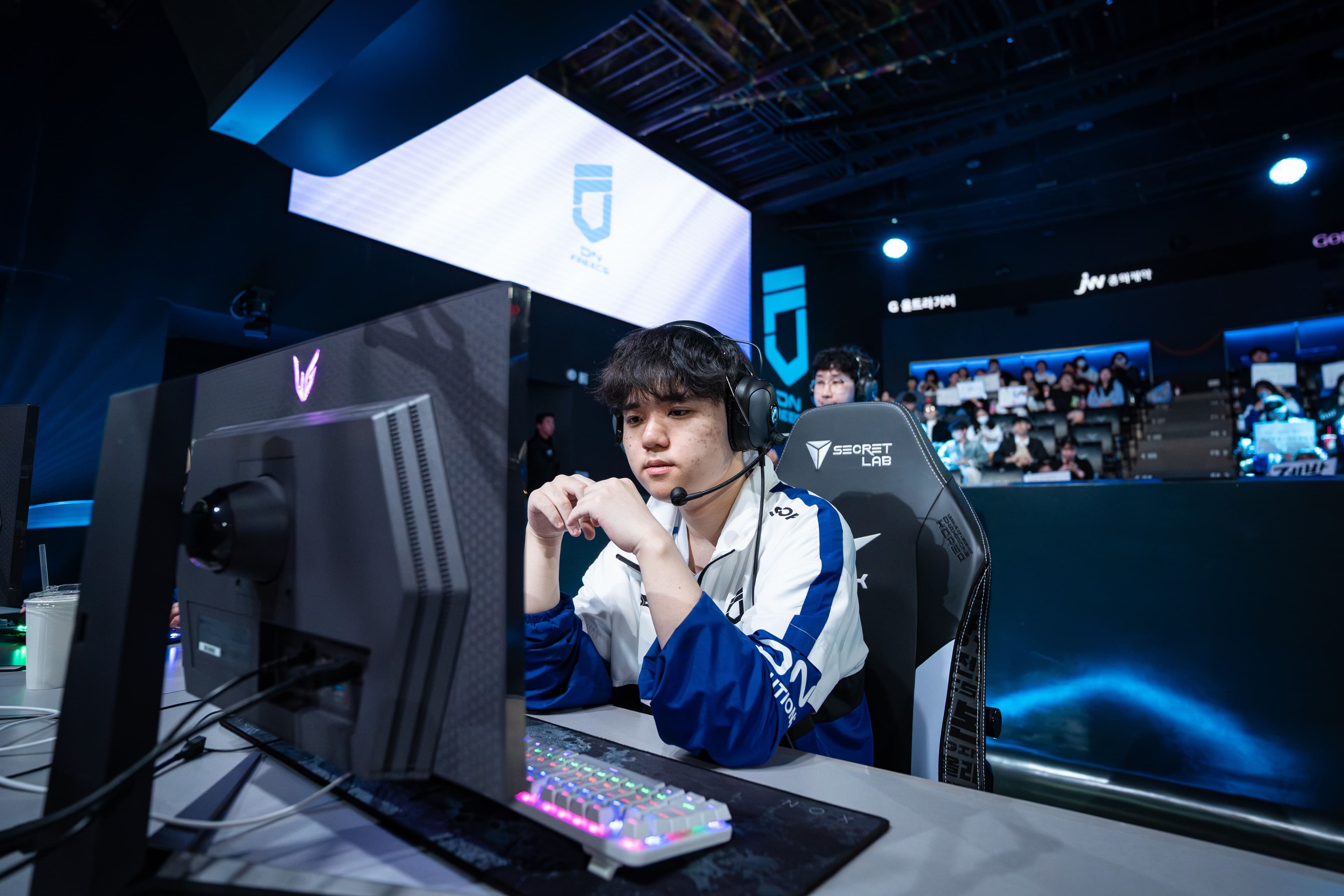 Article background image