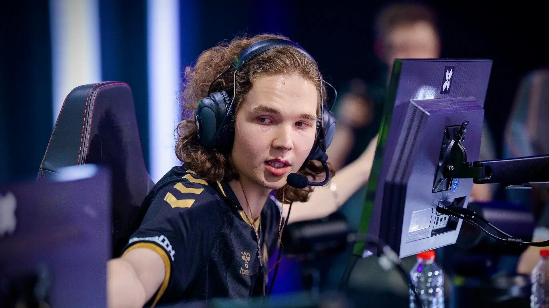 Article background image