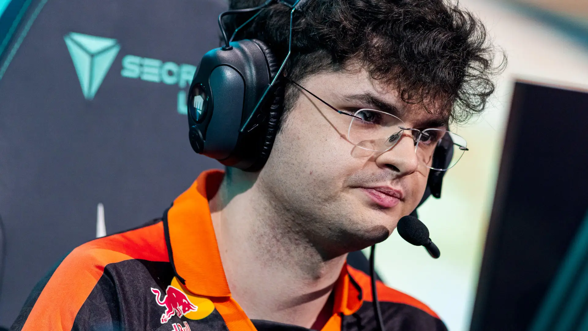Óscar "Oscarinin" Muñoz, toplaner of Fnatic in the 2025 LEC Spring Season.