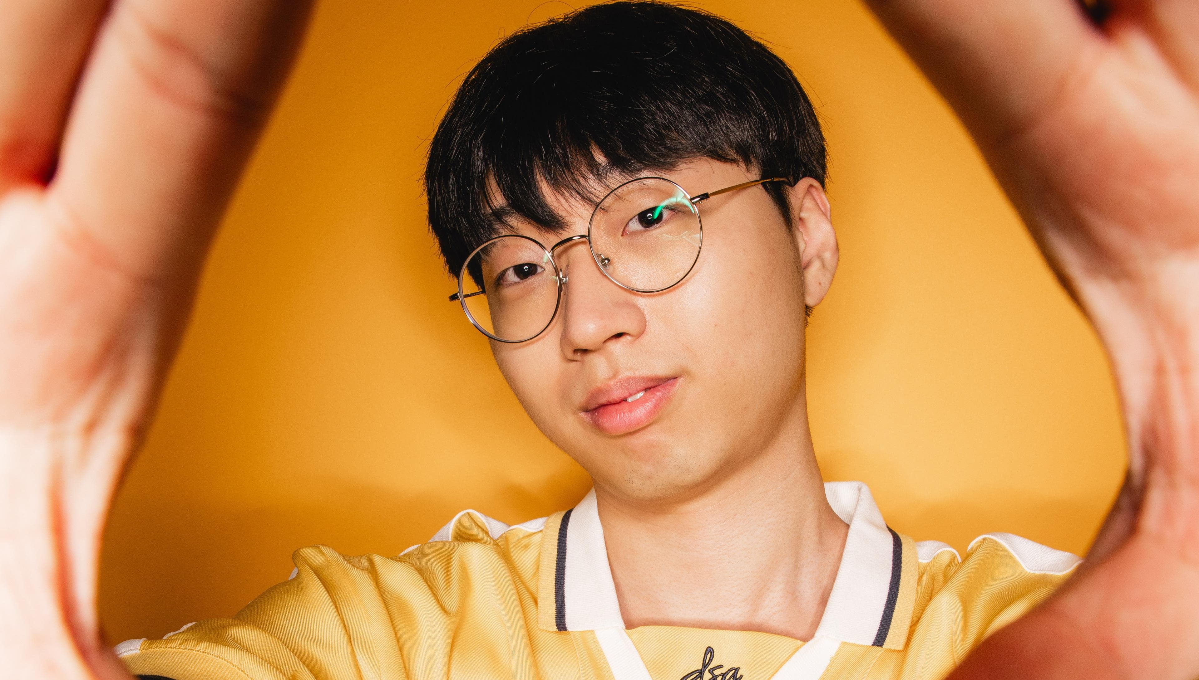 Article background image