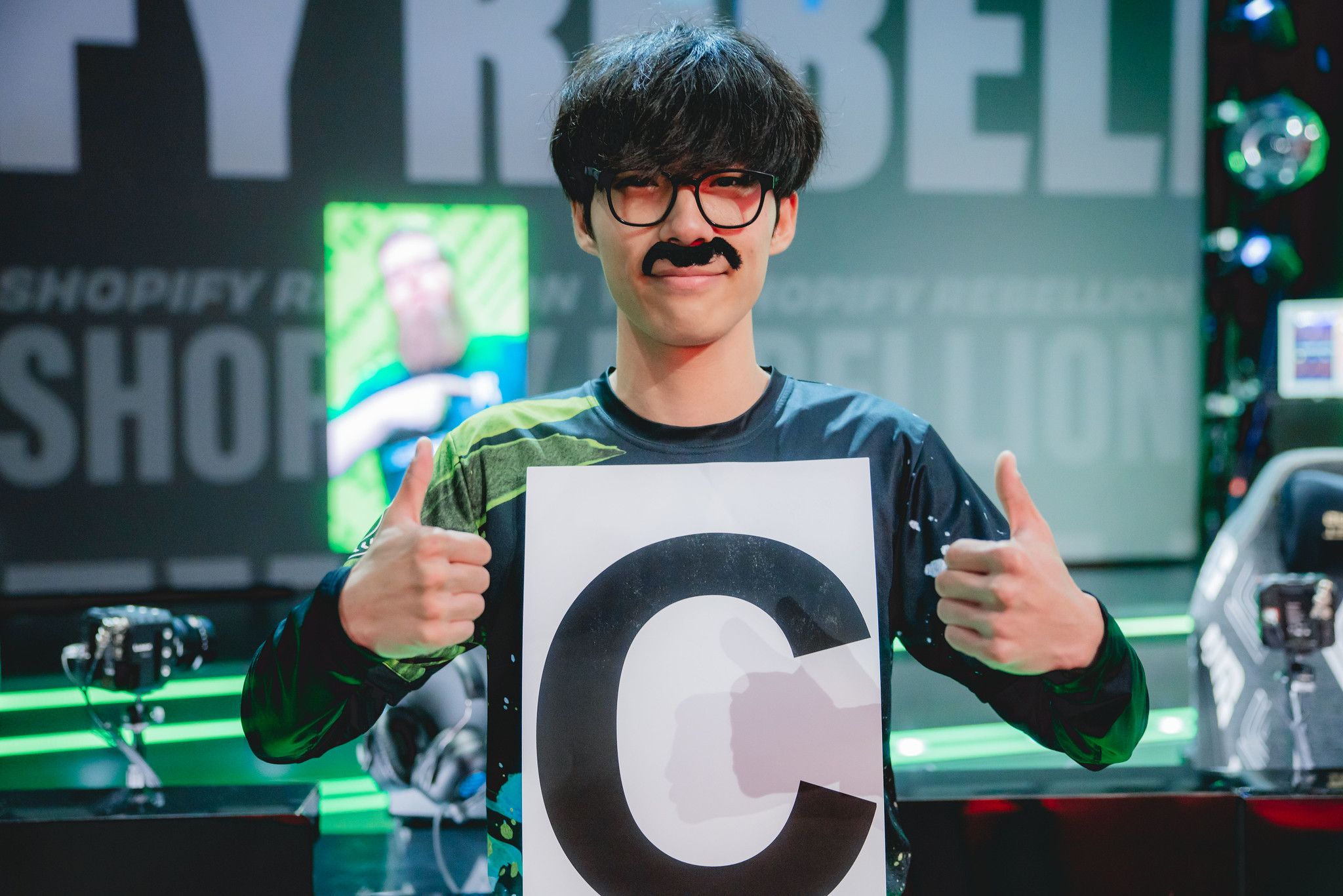 The debutting "Cvoy" is ready to work the LCS. Credit: Riot Games