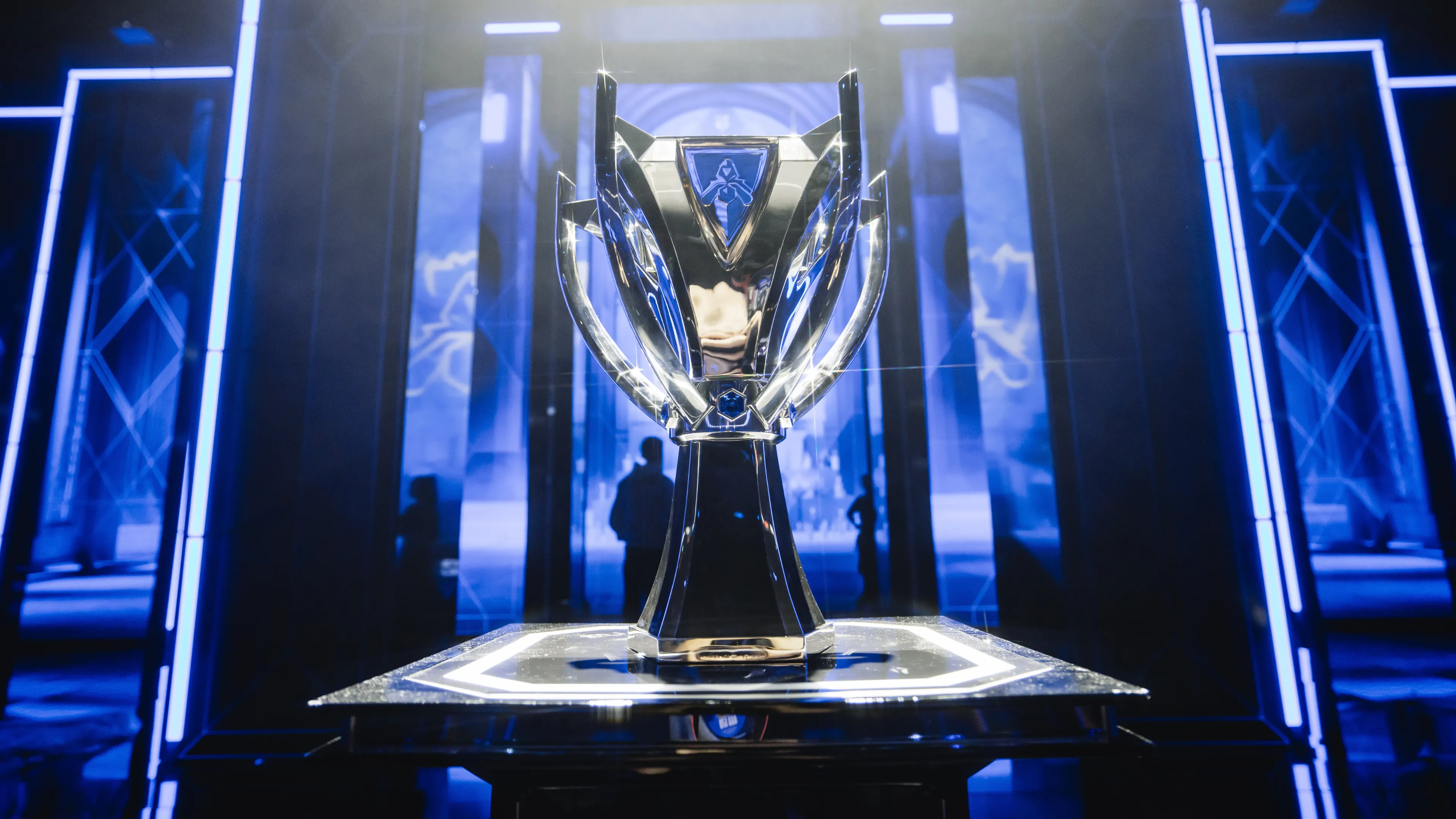Worlds trophy, the Summoner's Cup