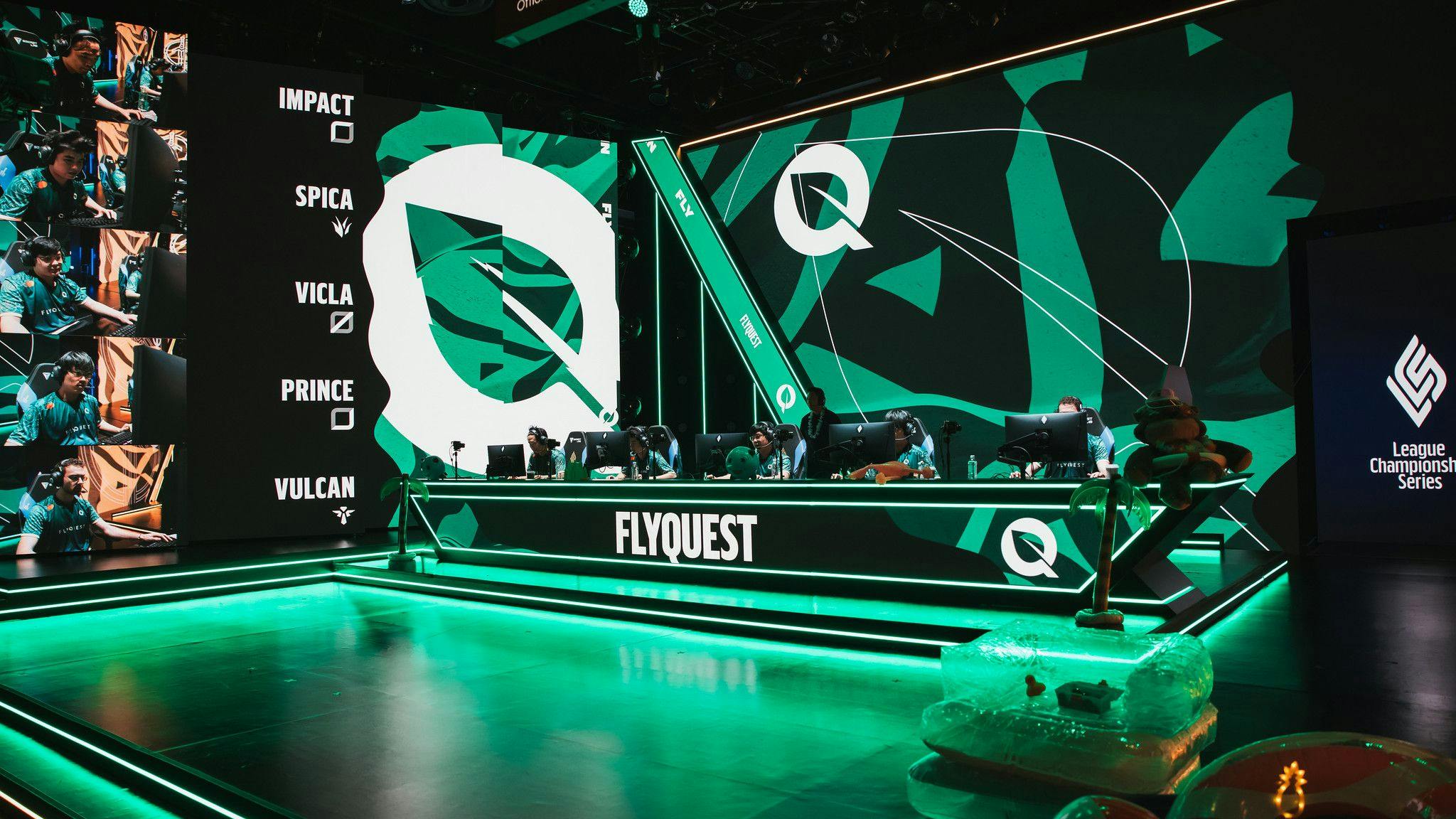 FlyQuest, competing in the LCS.