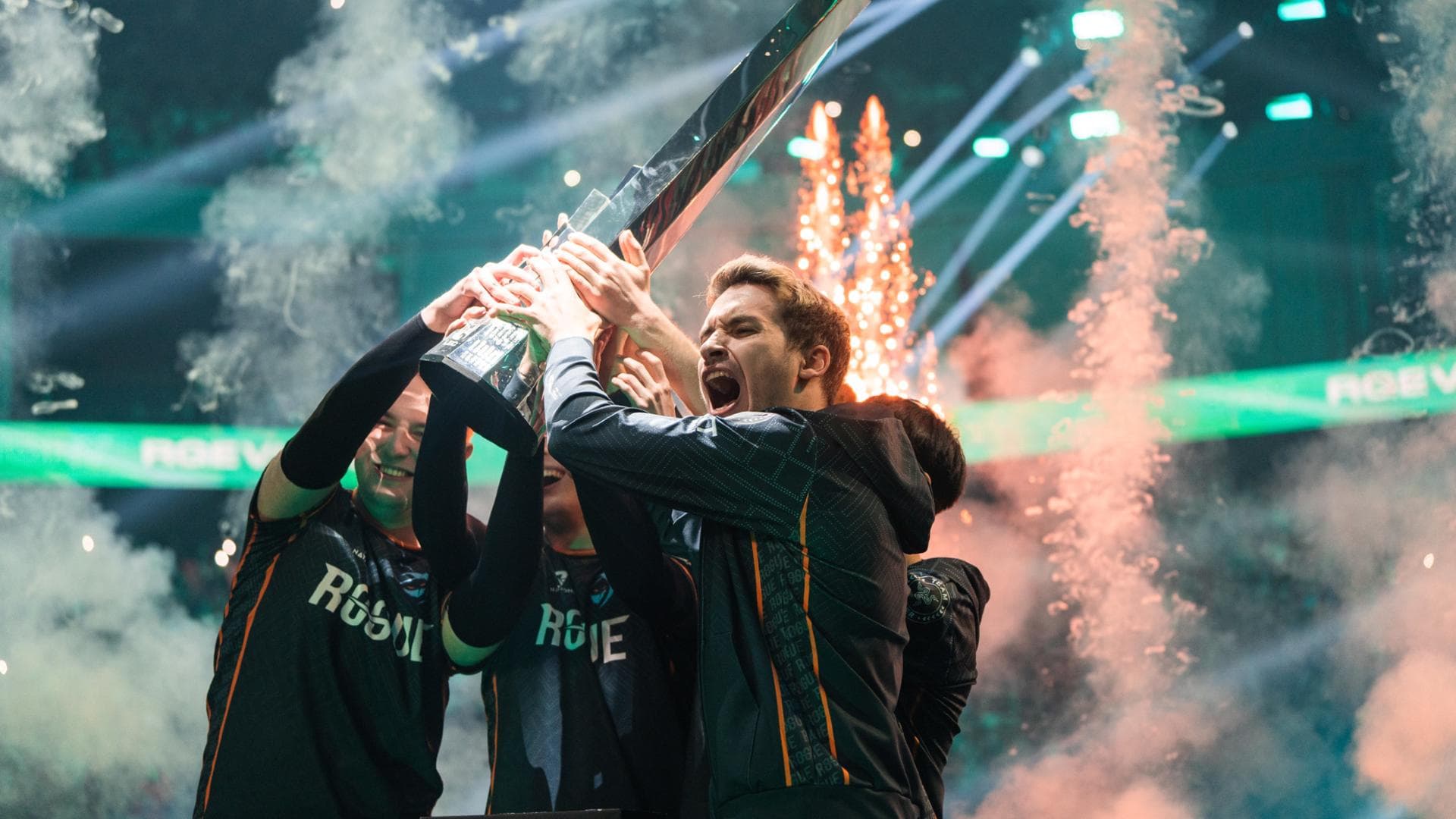 Rogue won the LEC Summer 2022. Credit: Rogue/Kirill Bashkirov/Riot Games/Sheep Esports