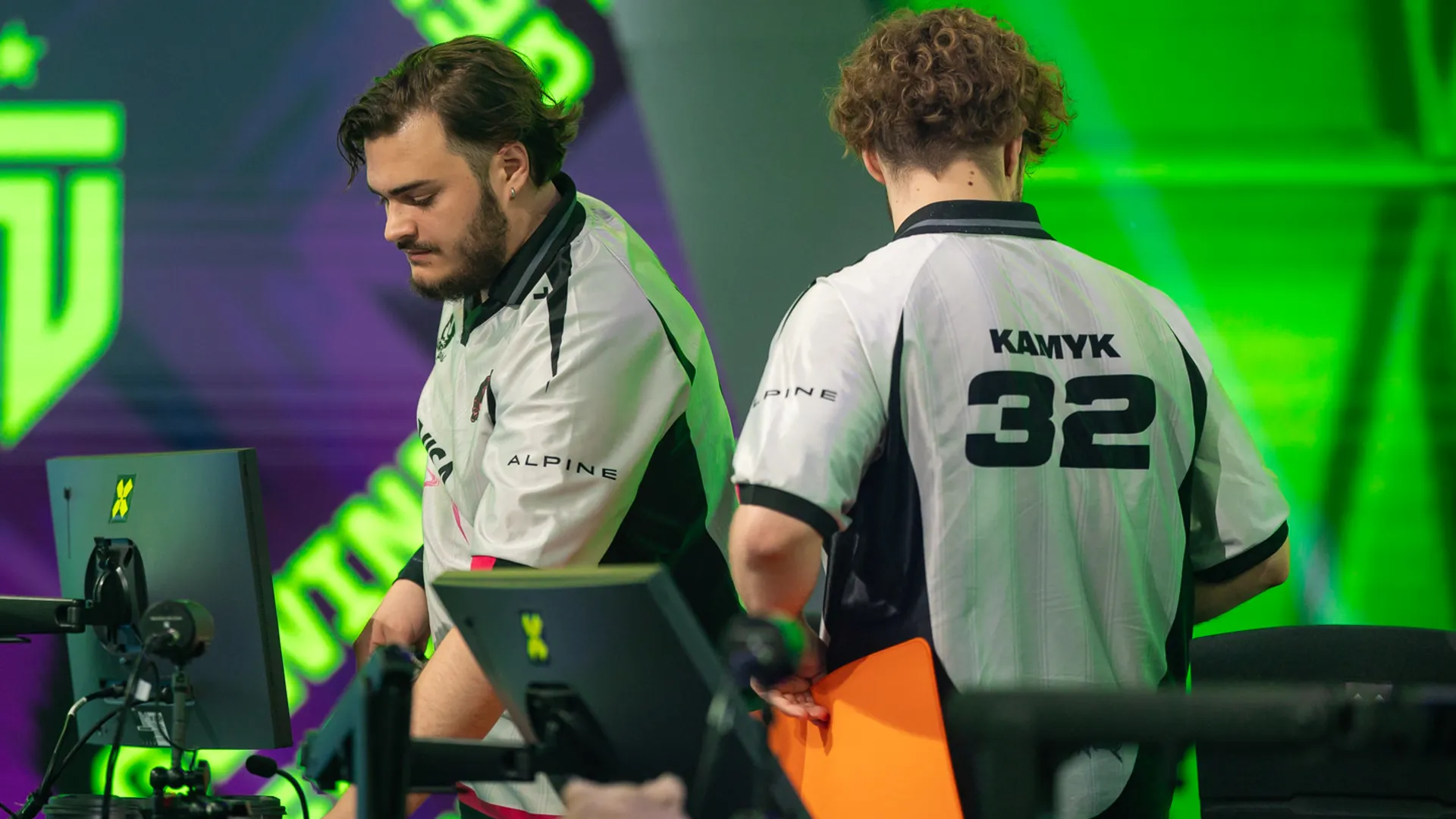 M8, Gentle Mates, VCT EMEA, Flop