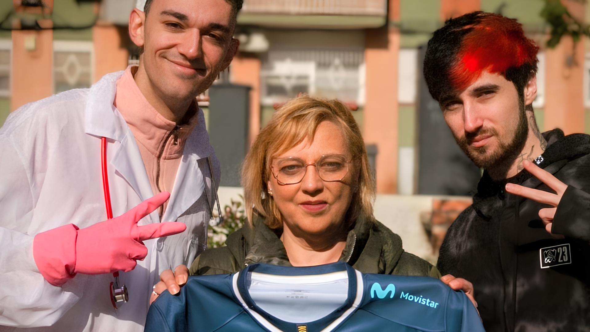 Charo (Myrwn's mum) doing an interview with Noa at LEC Finals in Madrid