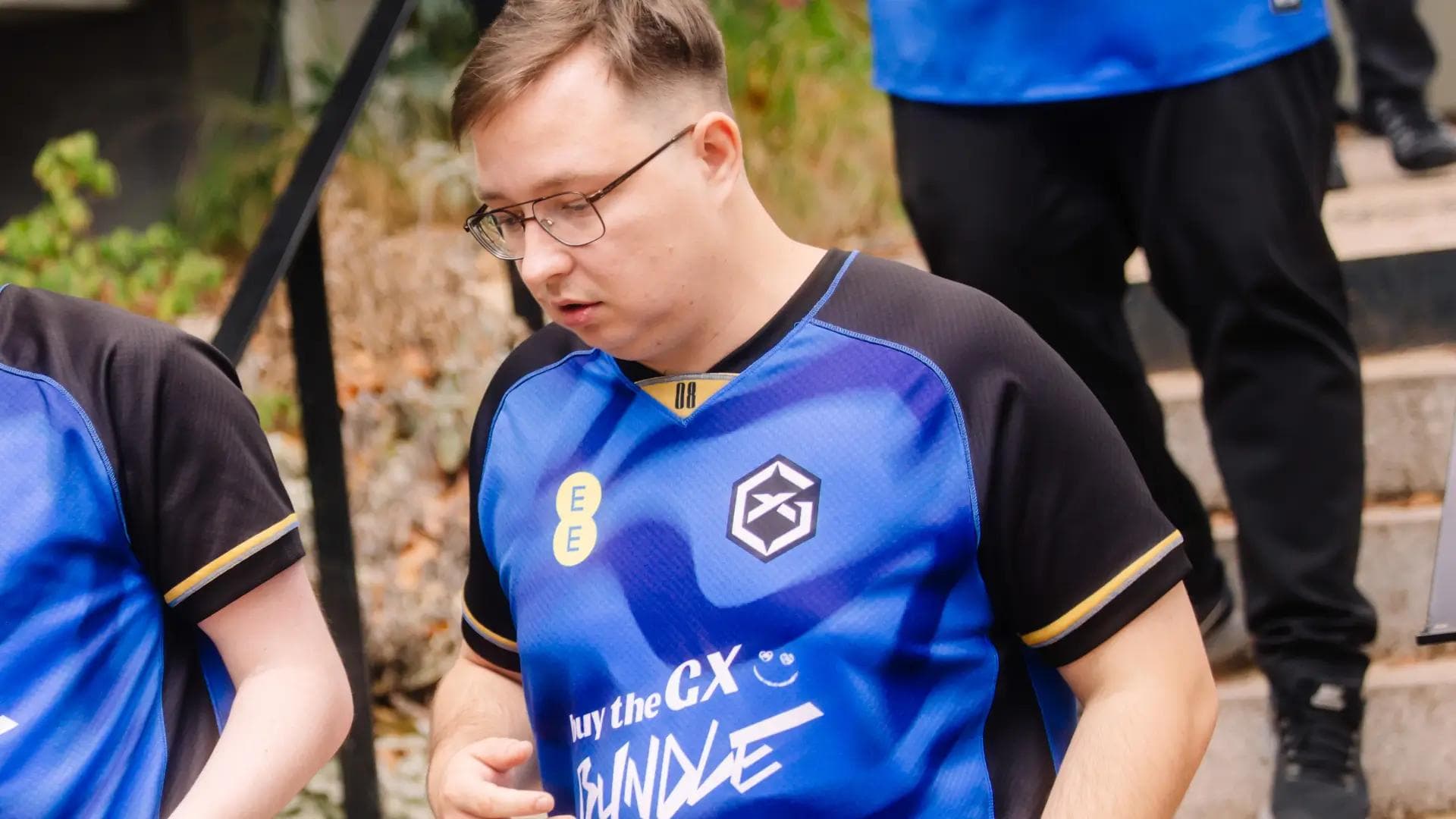 Article background image