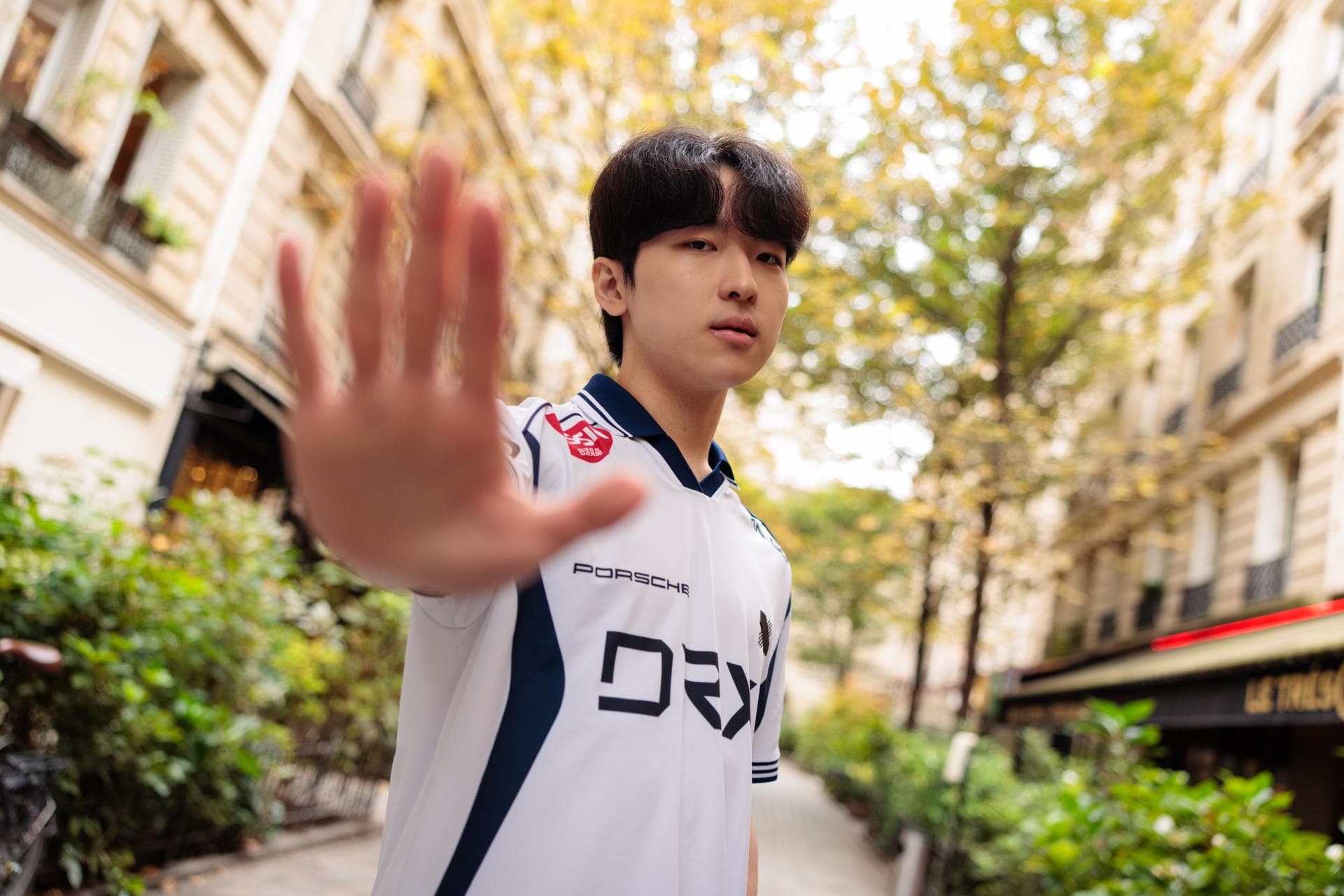 Article background image