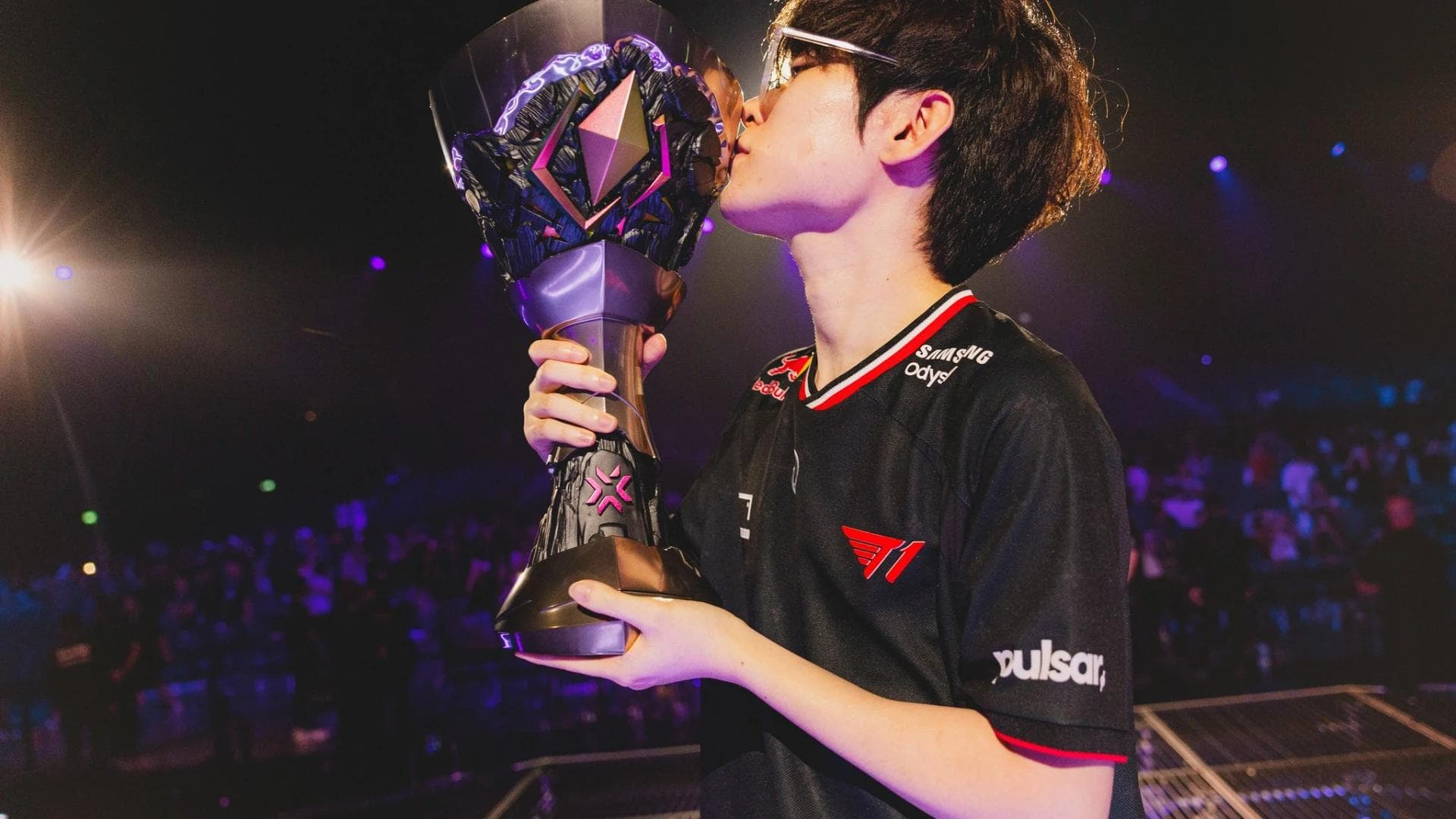 Article background image