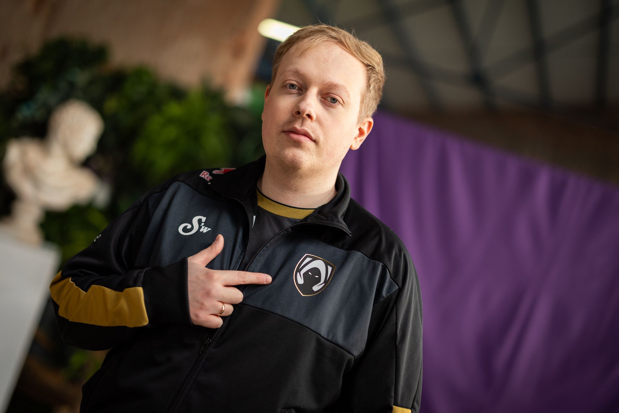 Weber with Heretics jacket. Credit: Adela Sznajder/Riot Games