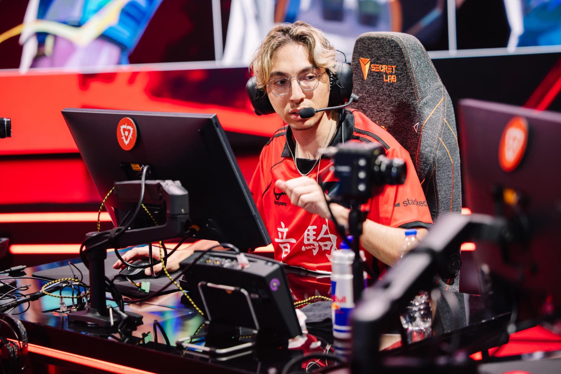 Article background image