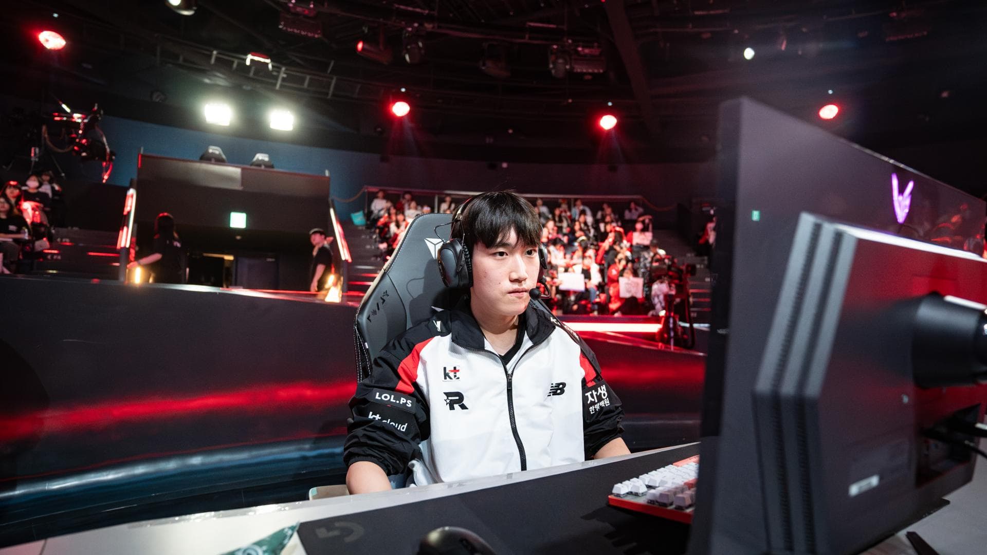 Article background image