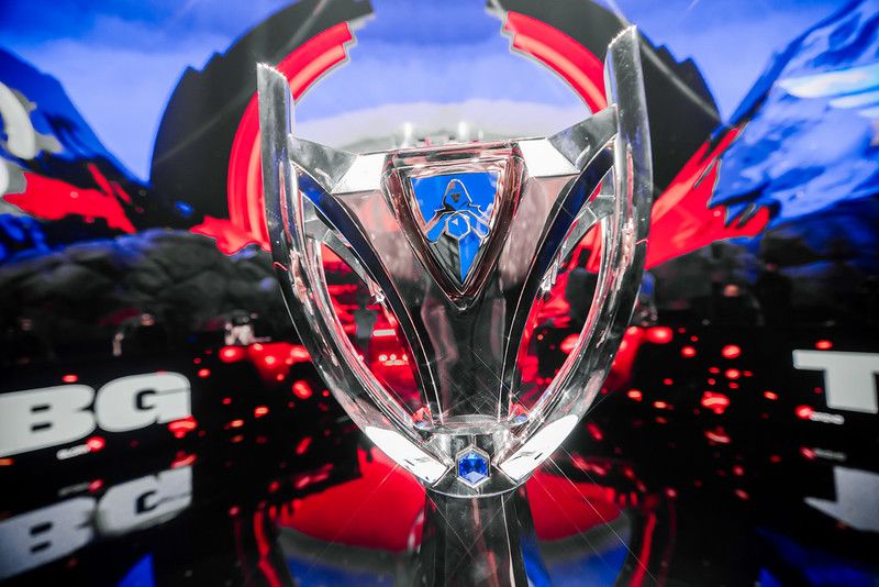 Worlds 2023 trophy