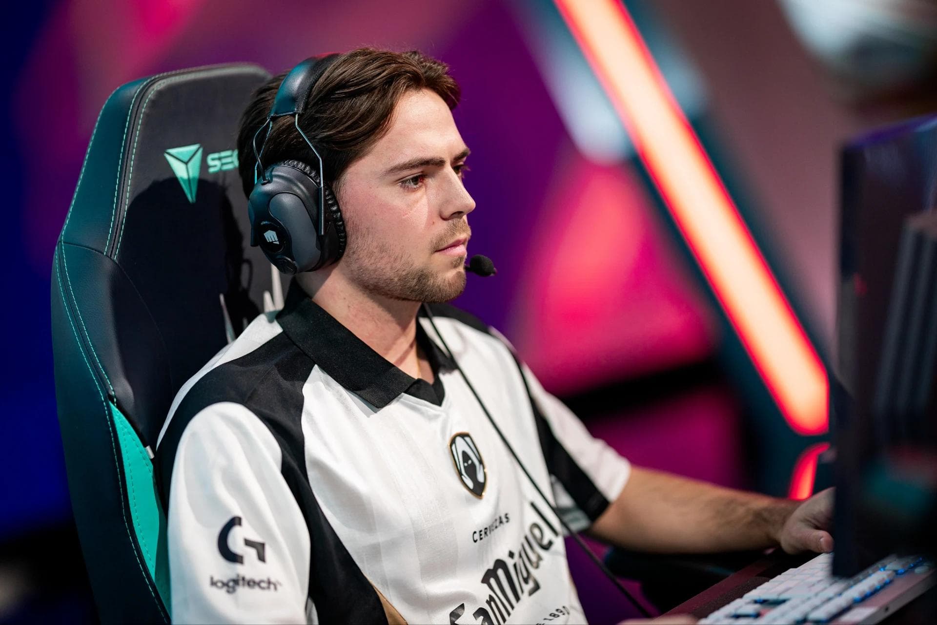 Article background image