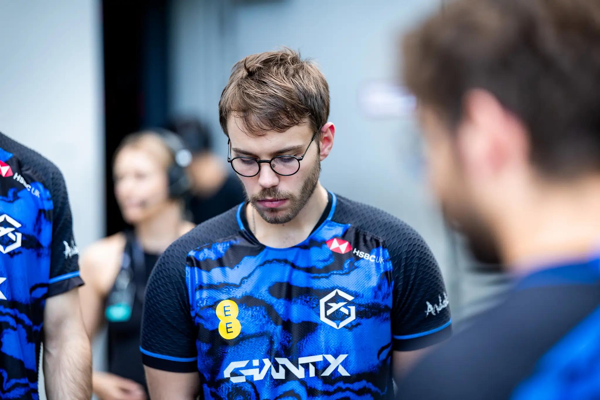 GX Patrik, outside of the LEC Studio in between games during the Summer Playoffs.