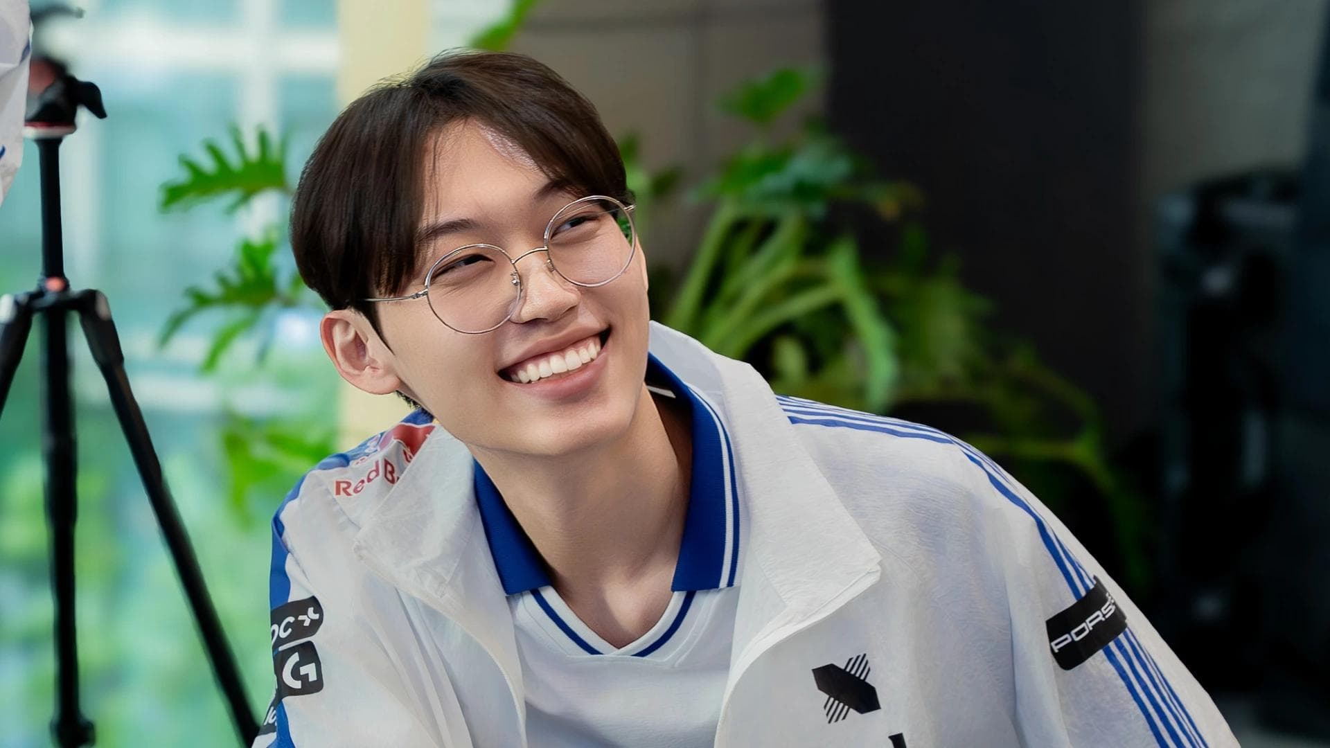 Article background image