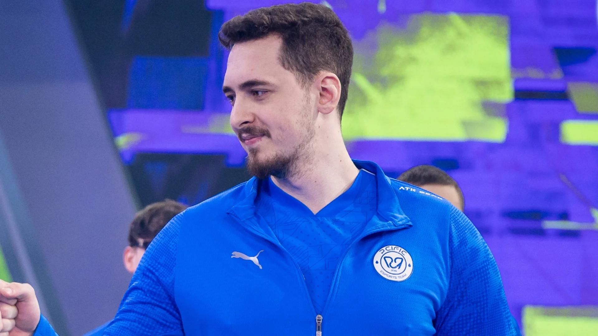 Leader before the series against GIANTX. Credit: Wojciech Wandzel/Riot Games