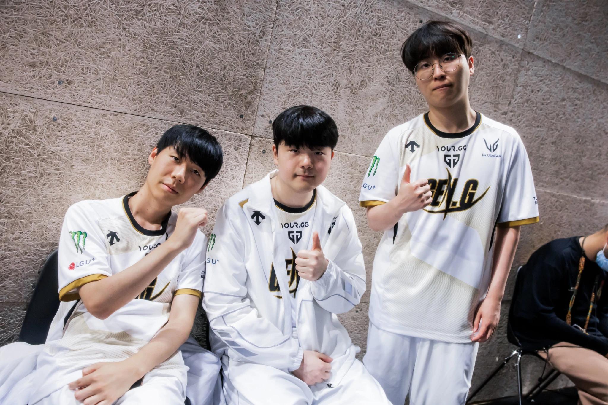 Kiin, Canyon and Lehends after GEN victory