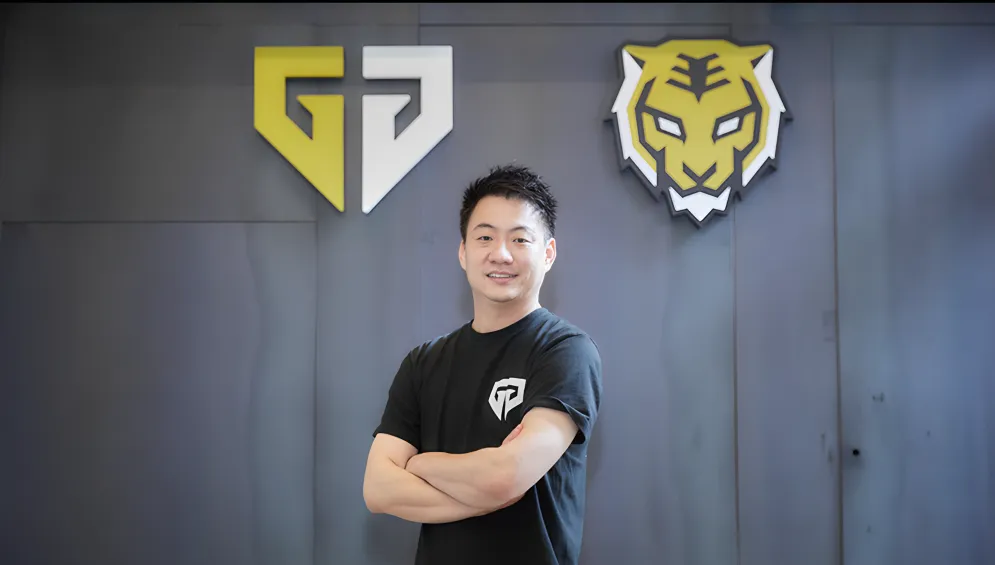 Former LCK coach at KT Rolster, Lee Ji-hoon has been leading Gen.G since their entry into the LCK in 2018.