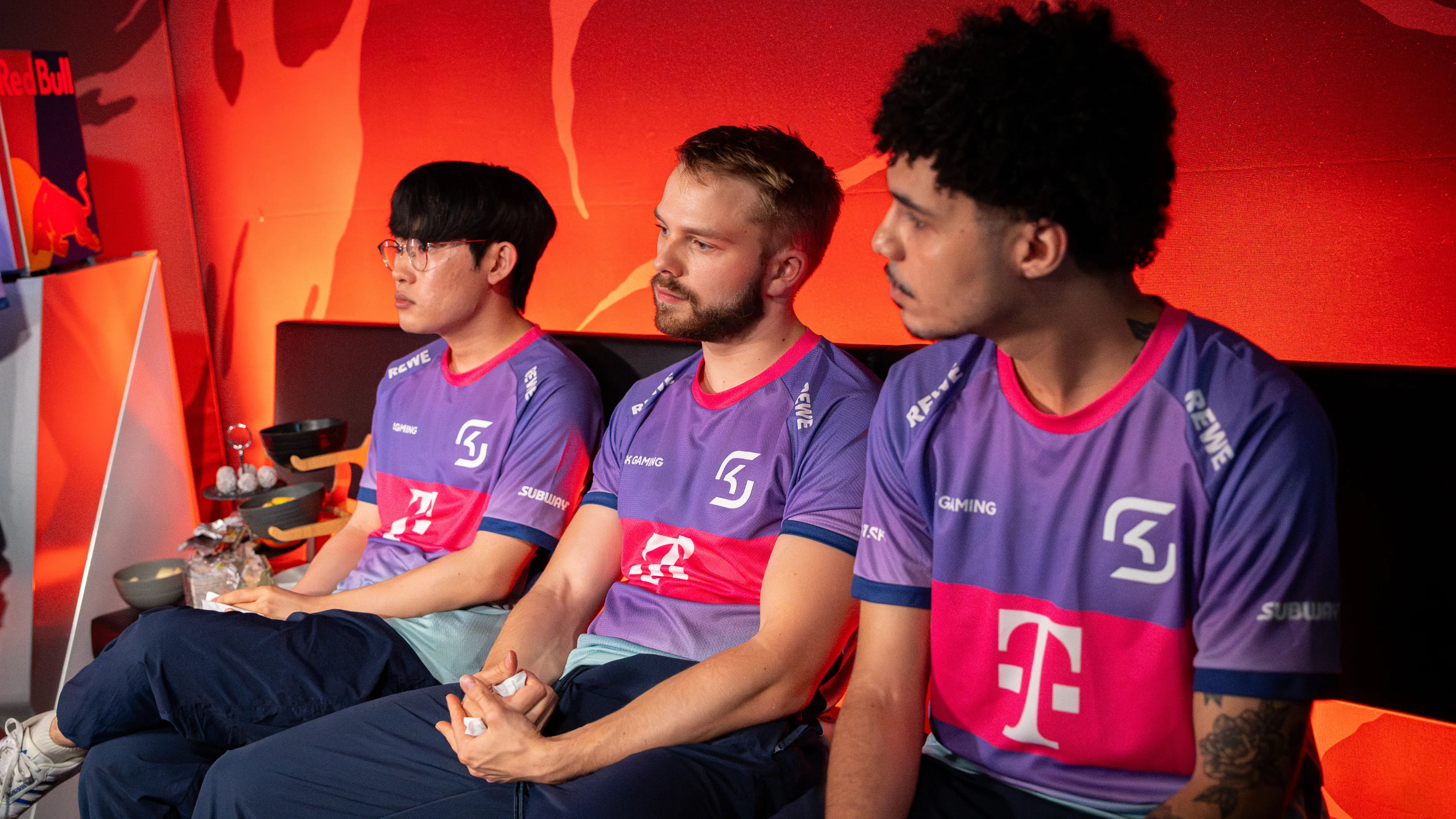 SK Loopy, Abbedagge and Skeanz on the bench