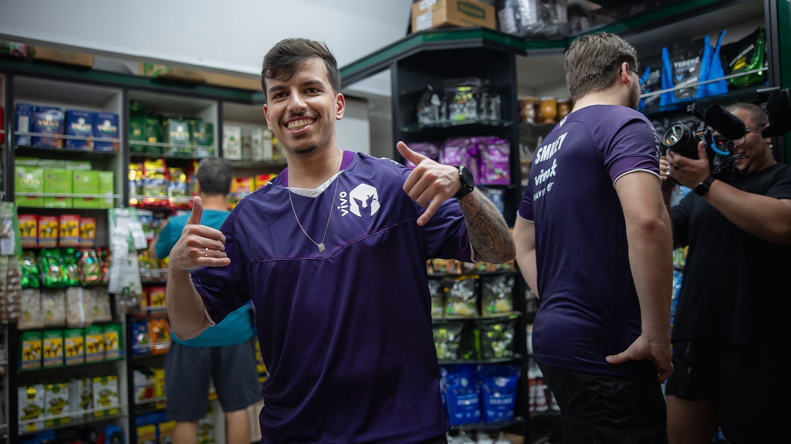 ProDelta com a camisa da Vivo Keyd Stars